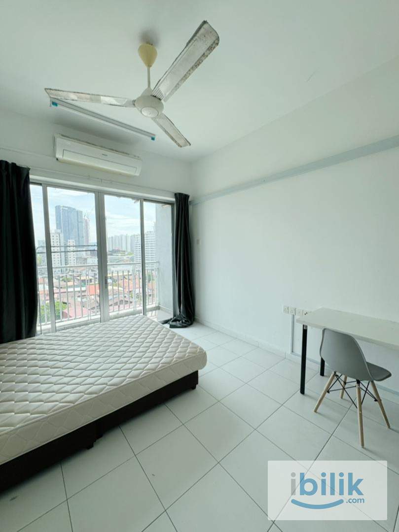 Middle Room (with balcony) in Golden Triangle  - Image 1