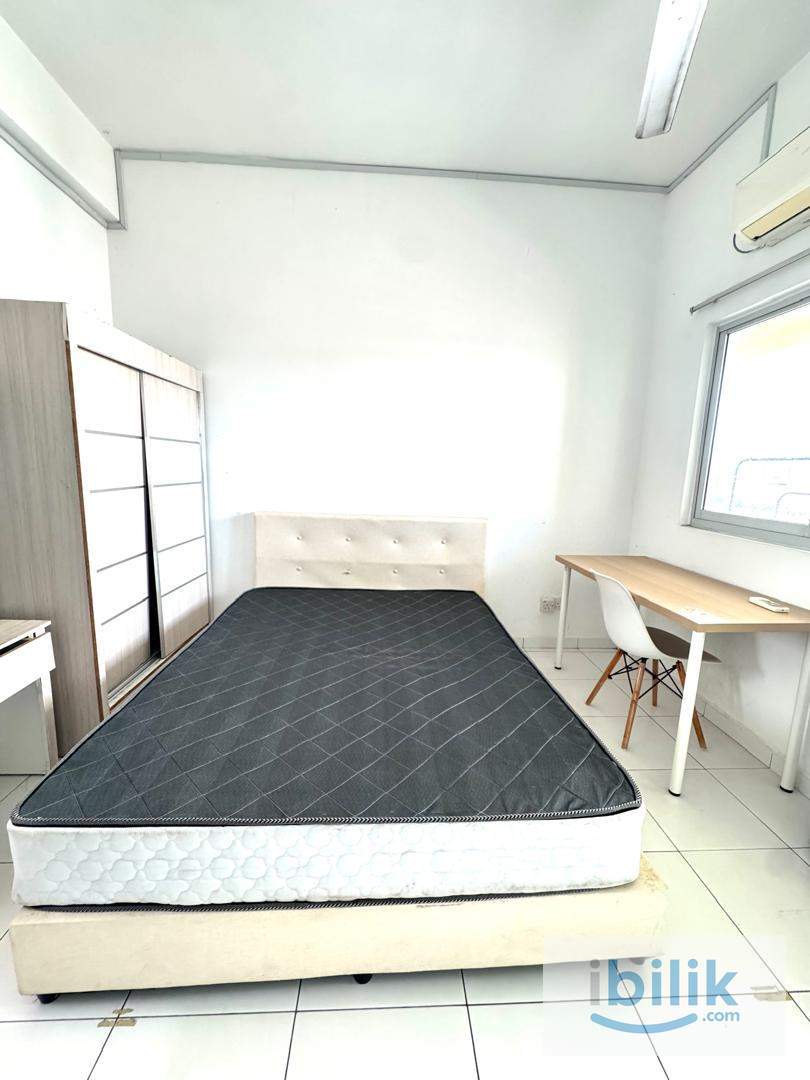 Middle Room at Bayan Baru, Penang - Image 1