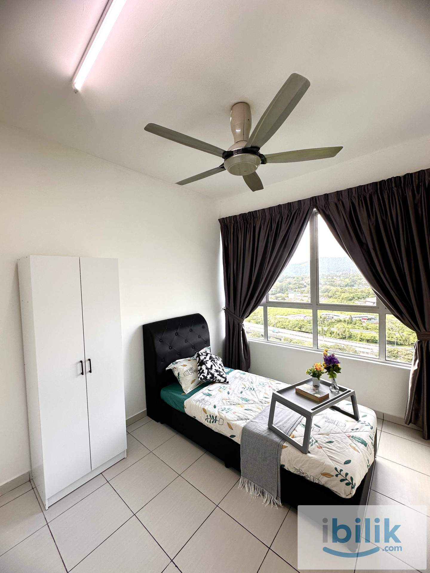 🏠Medium Room at The Zizz, Damansara Damai (Female only) 🏠 - Image 4