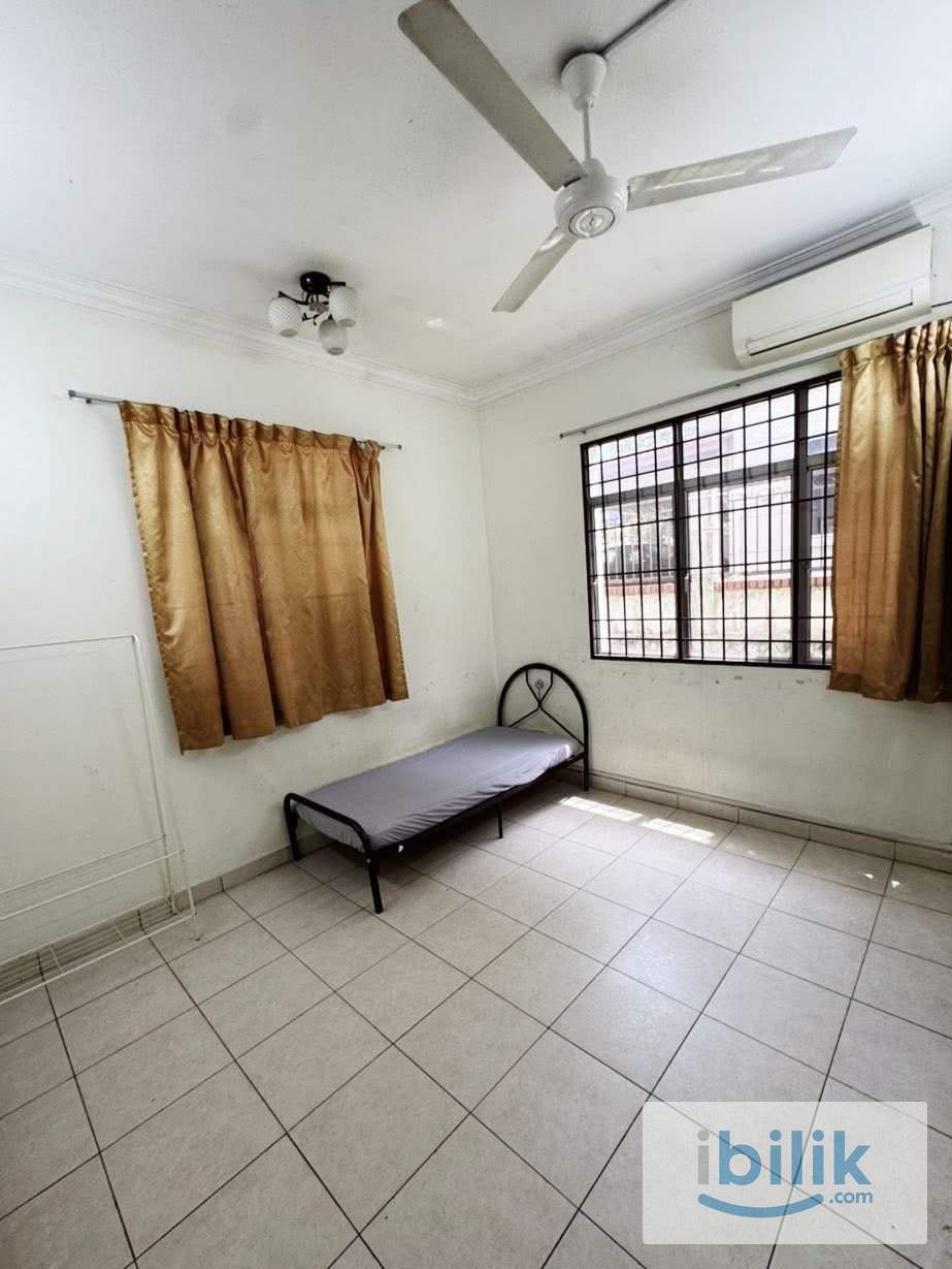 Sungai Buloh Middle Bedroom For Rent - Image 2