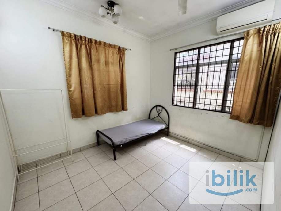 Sungai Buloh Middle Bedroom For Rent - Image 3