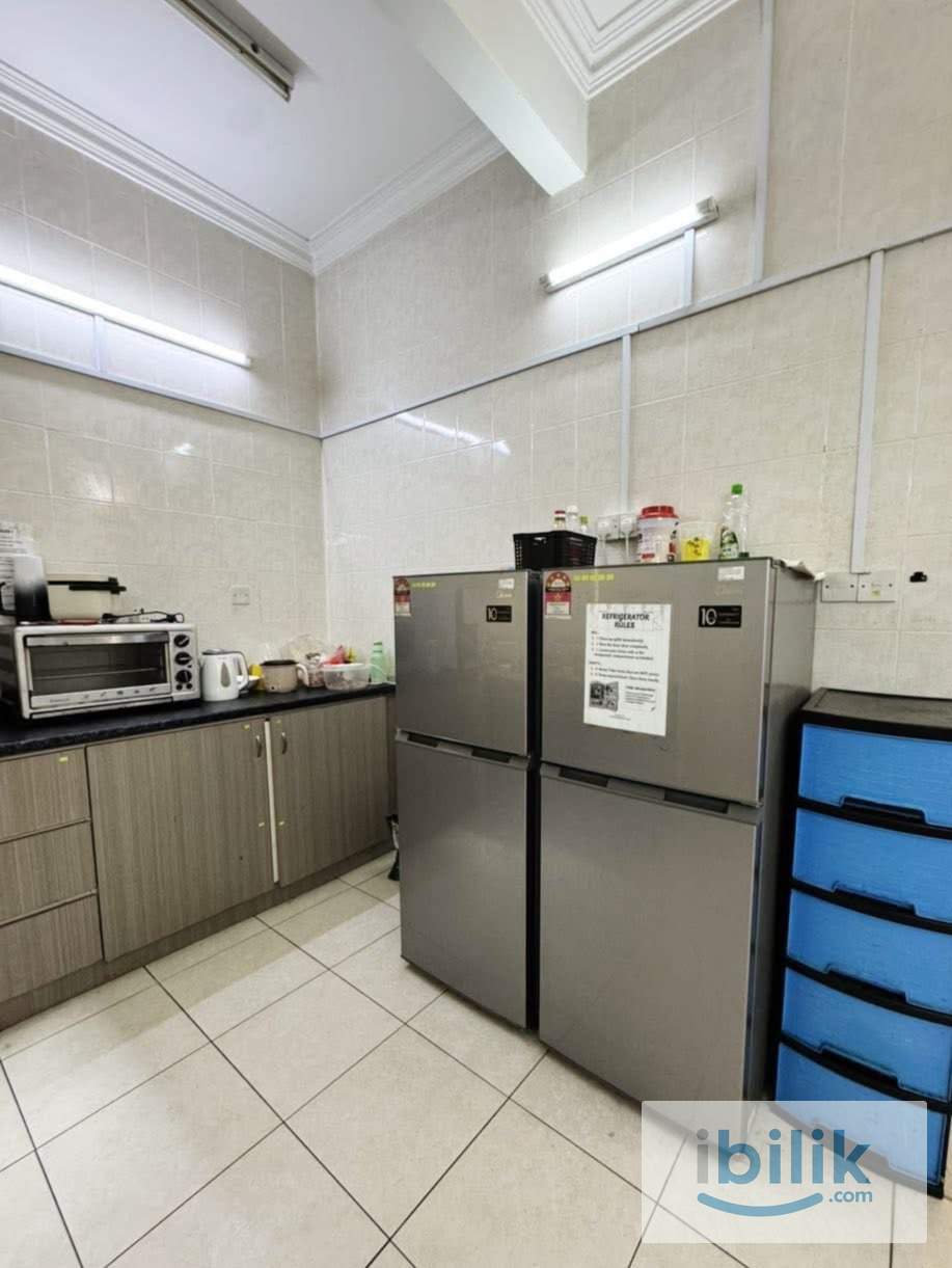Sungai Buloh Middle Bedroom For Rent - Image 5