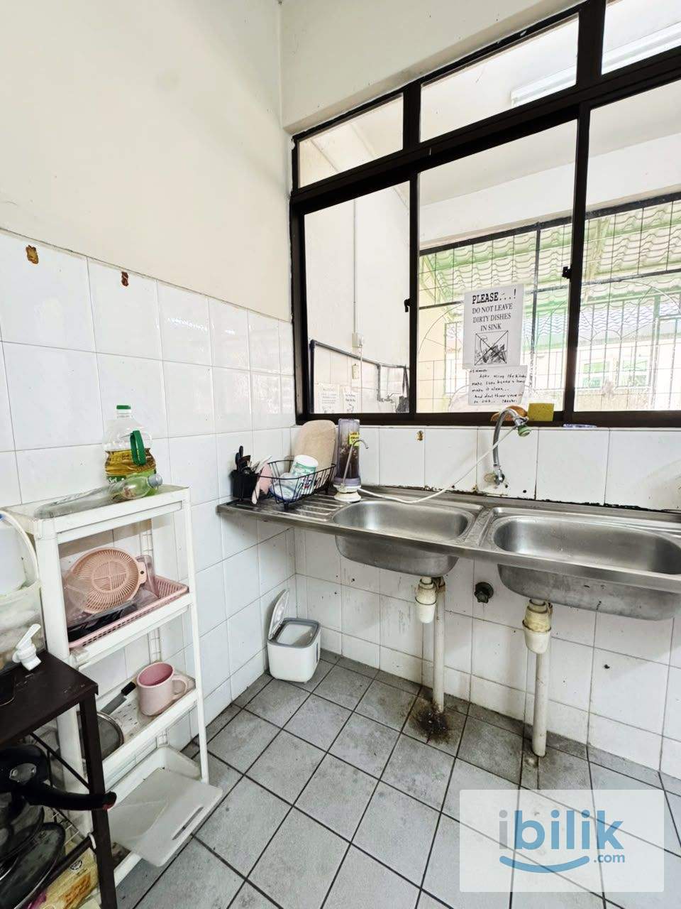 middle room for rent at bandar utama PJ - Image 2