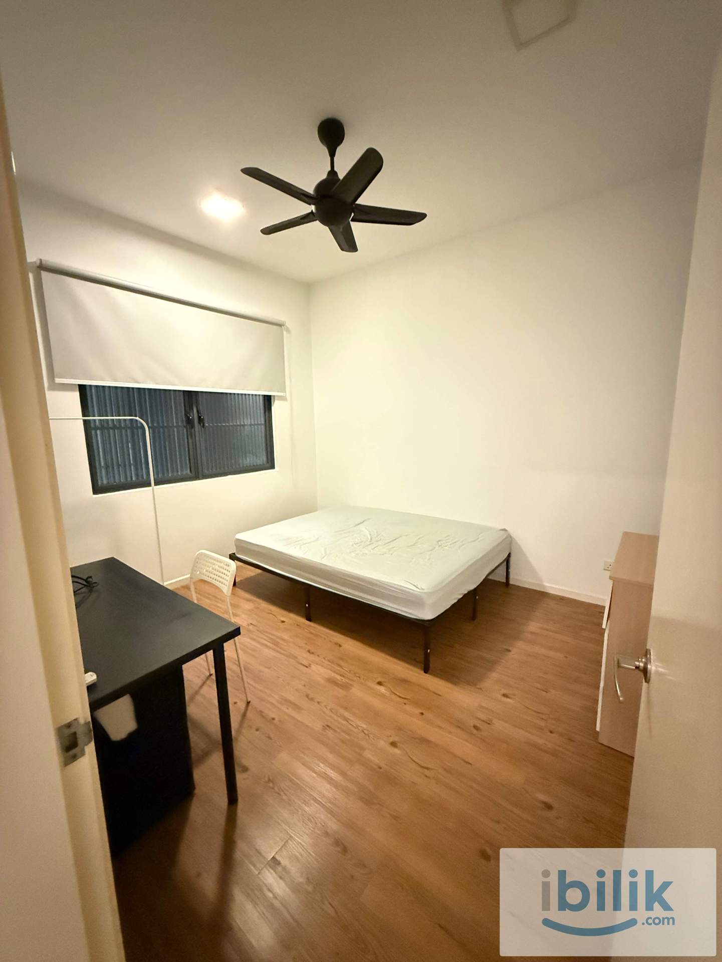 Paramount Utropolis Medium Room (Personal Toilet) - Image 1