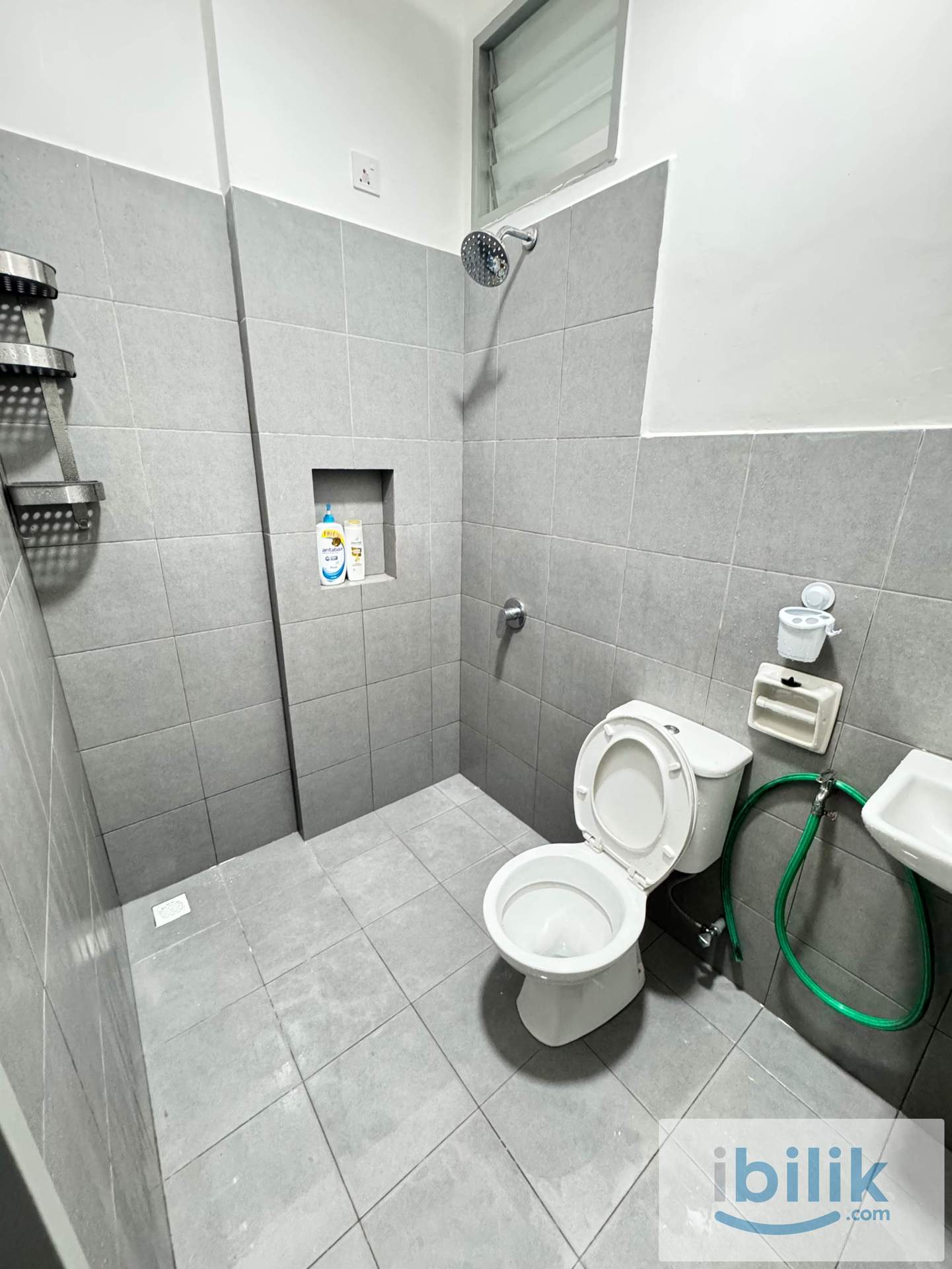 Male - Queen Non-sharing Room at Kulim, Kedah - Image 2