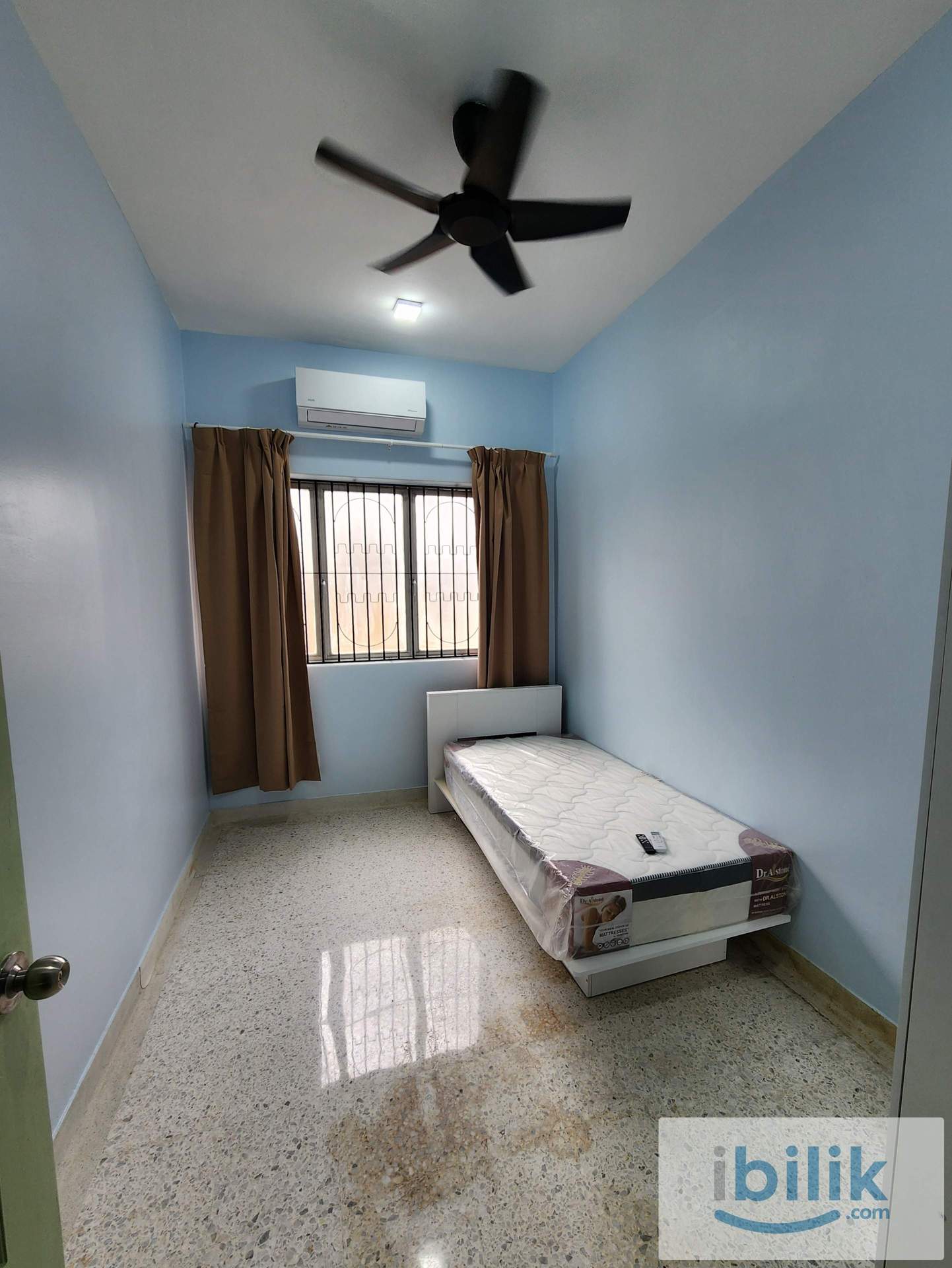 Single Bedroom (Small Room)   - Image 1