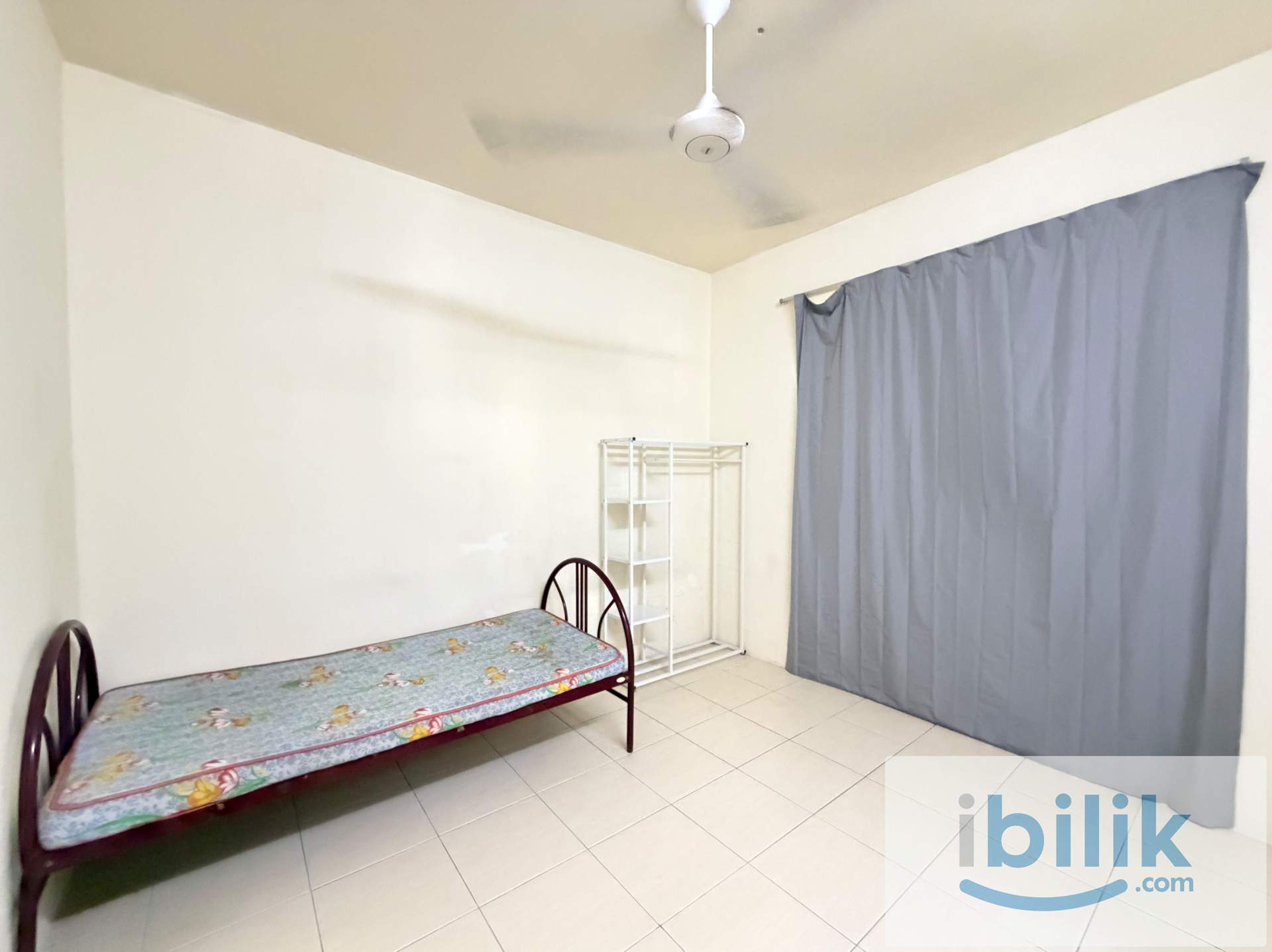 Medium room with attached bathroom, female unit, setapak, danau Kota, KL - Image 1