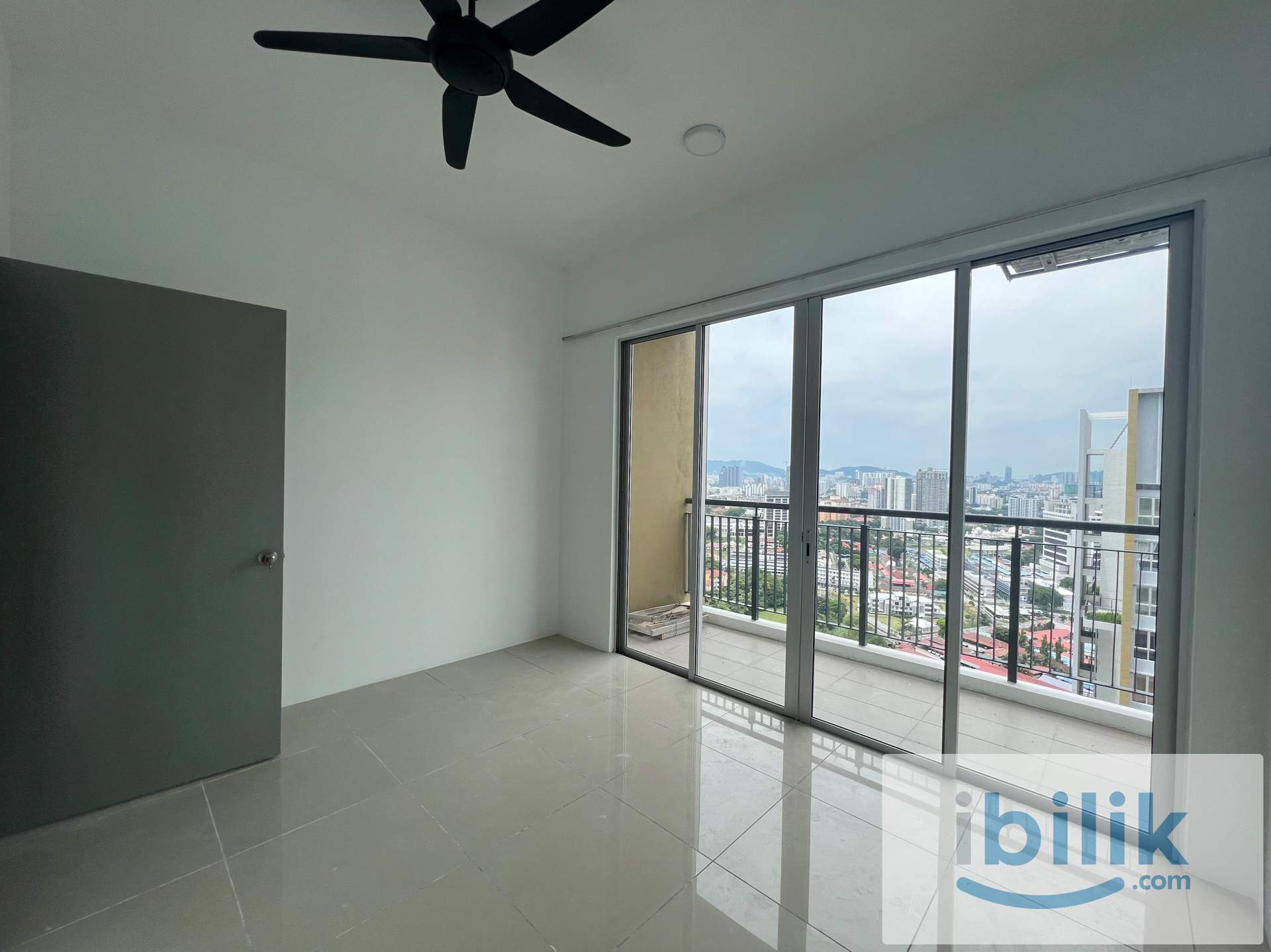 Platinum splendor, medium room, female unit - Image 1