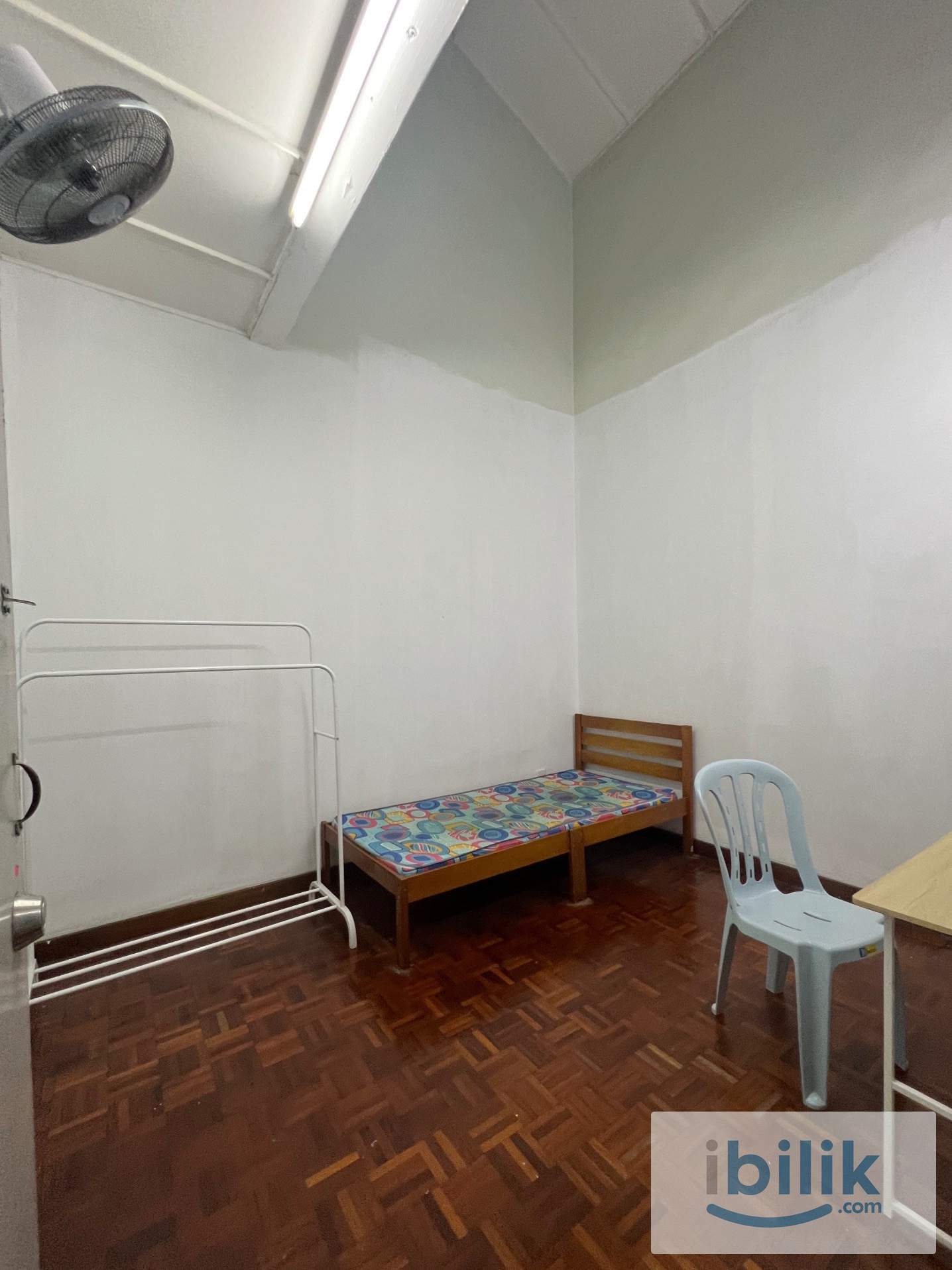5 mins walk to LRT Taman Bahagia 📣📣 Fully Furnished, High Speed Wifi📲 - Image 1