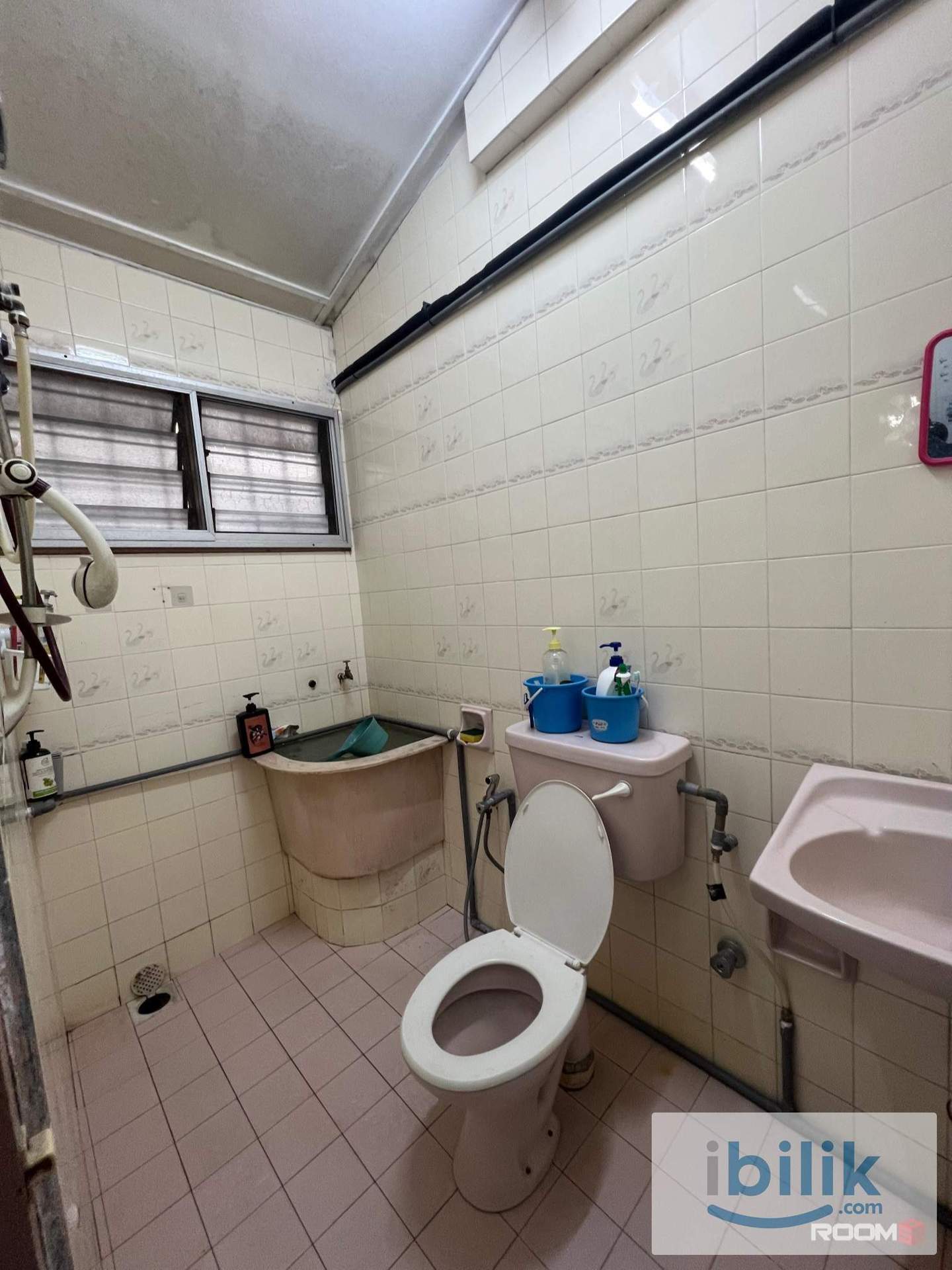 5 mins walk to LRT Taman Bahagia 📣📣 Fully Furnished, High Speed Wifi📲 - Image 3