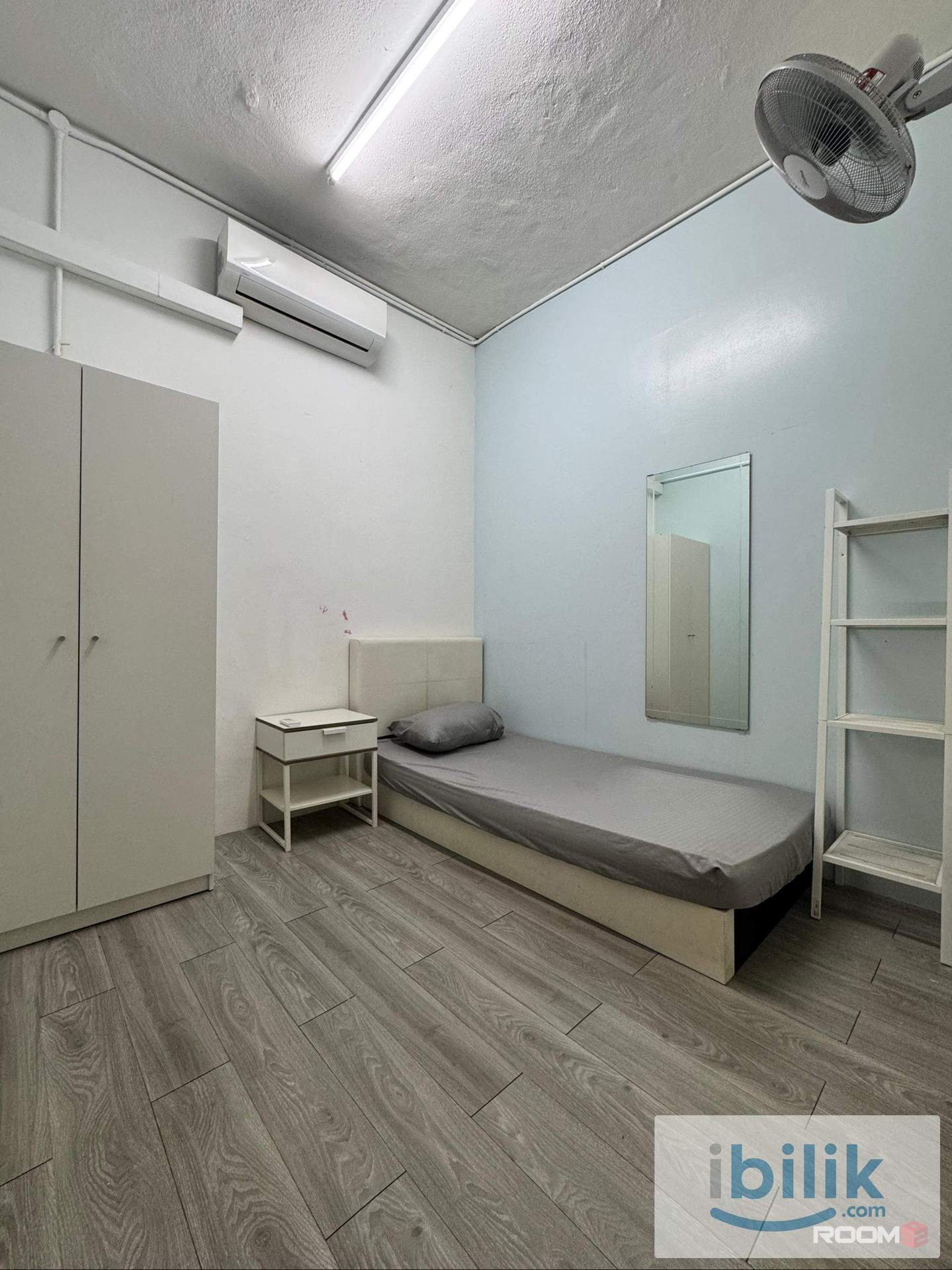 🚶 1 MINS TO LRT SS15 🚶 ‼️ ZERO DEPOSIT ‼️ 🏡 Private Middle Room @ SS15 🏡 - Image 1