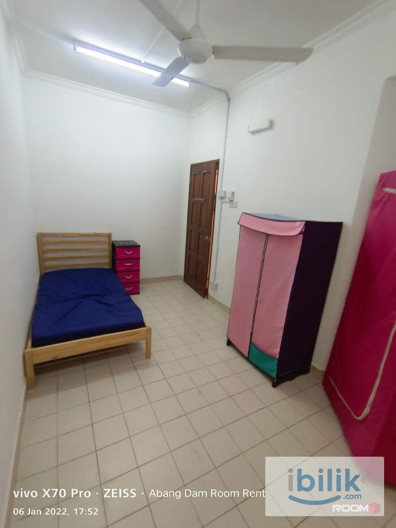 Private Middle Room Rent in BU10, Bandar Utama 3mins to Centrepoint Bandar Utama - Image 1