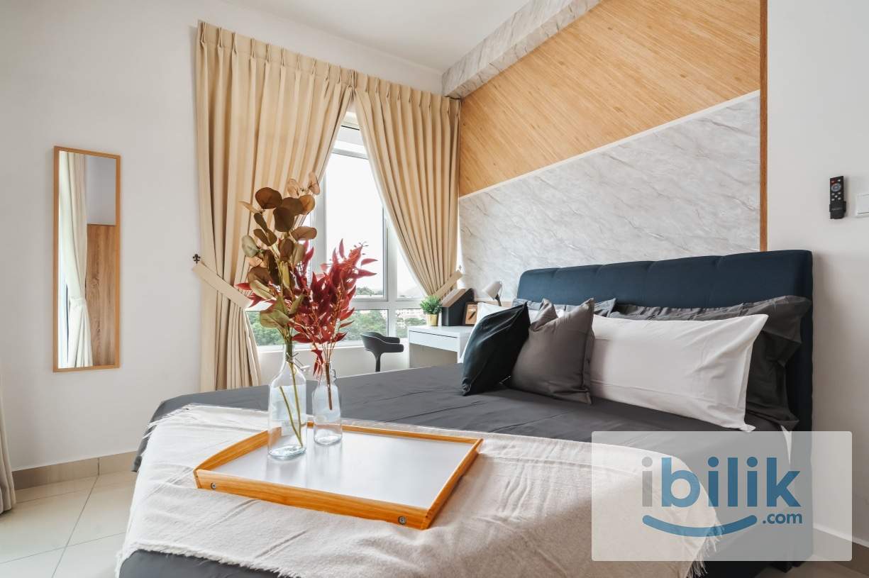 Master Bedroom walking distance to MRT - Image 1