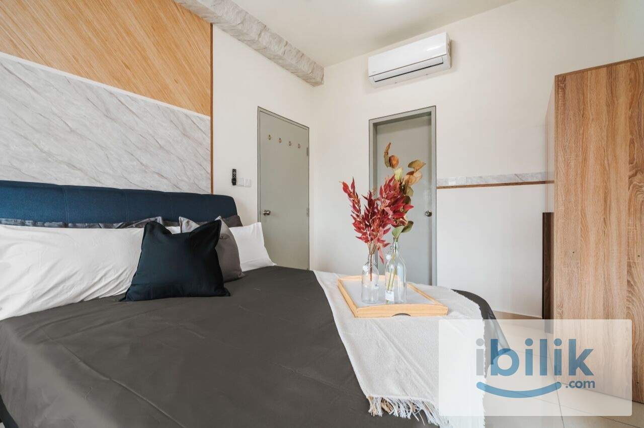 Master Bedroom walking distance to MRT - Image 3