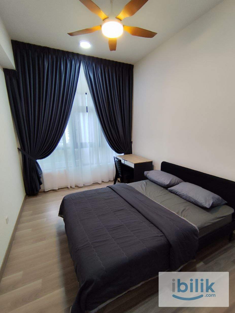 Muhibbah Master bedroom for rent - Image 1