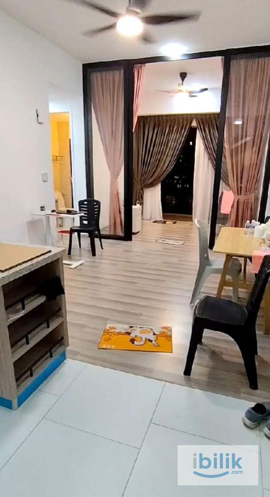Muhibbah Master bedroom for rent - Image 3