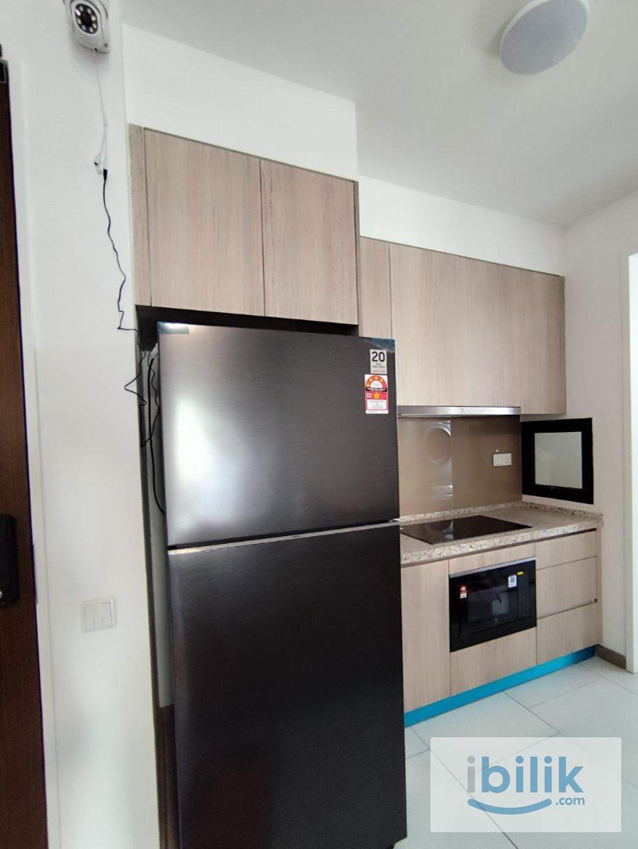 Muhibbah Master bedroom for rent - Image 5