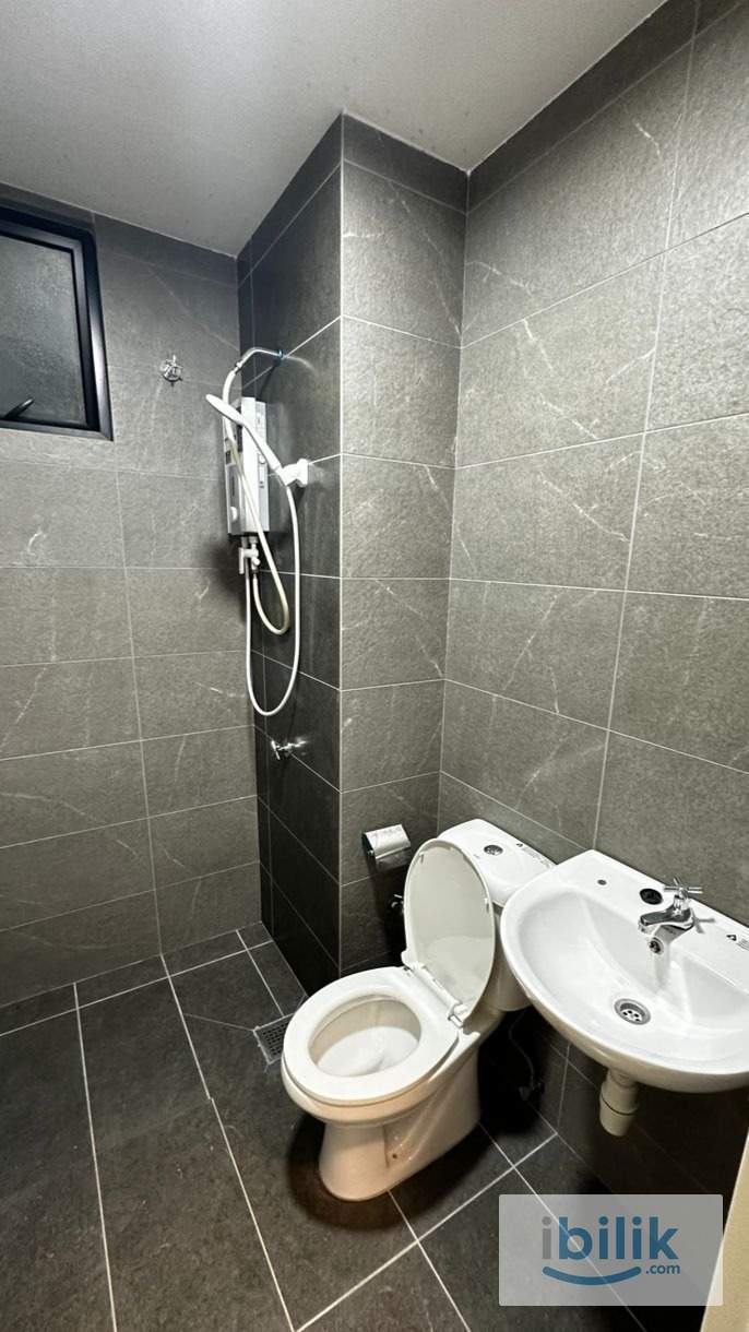 Medium Room - Image 3