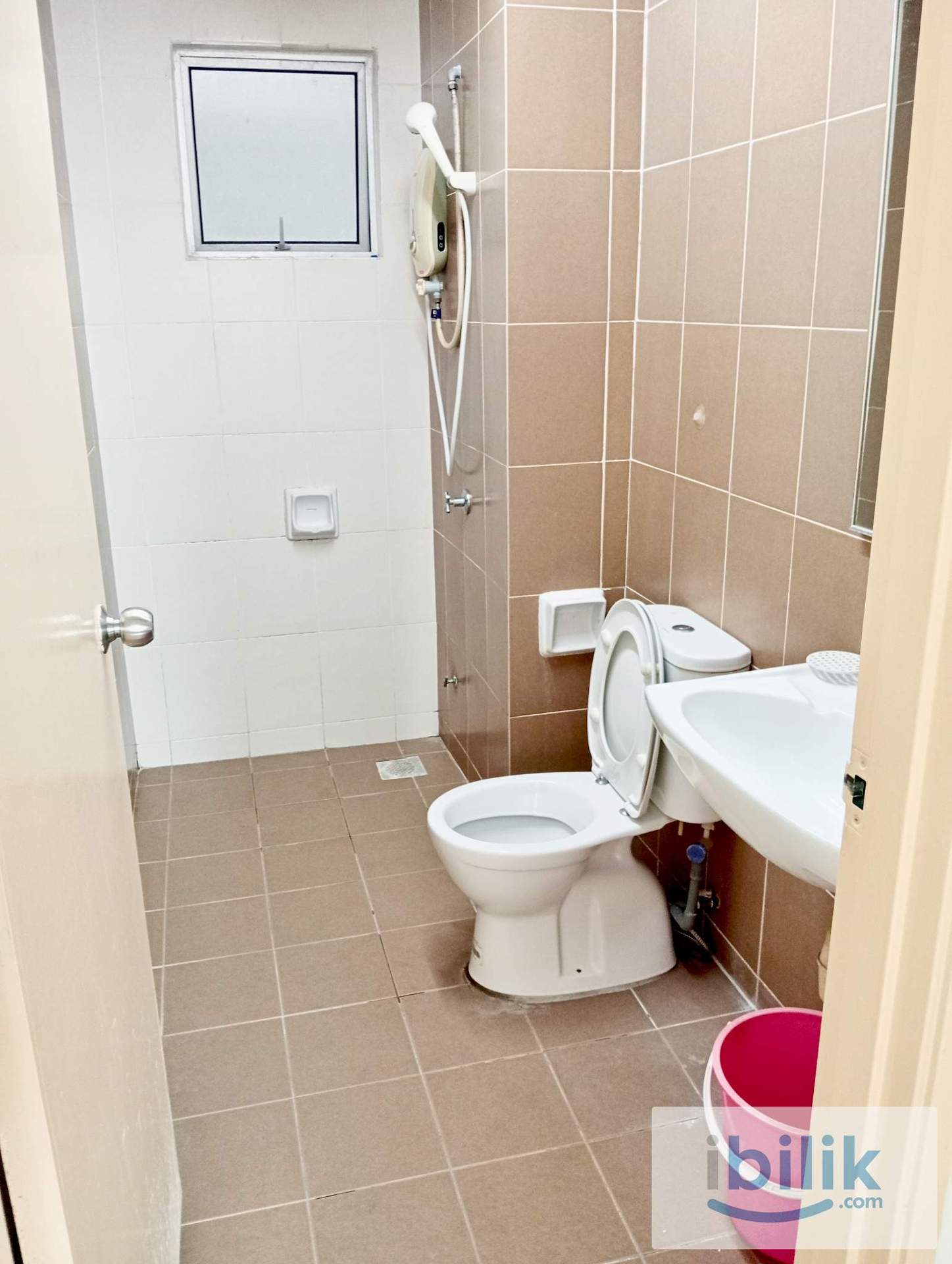 Medium room sharing  - Image 6