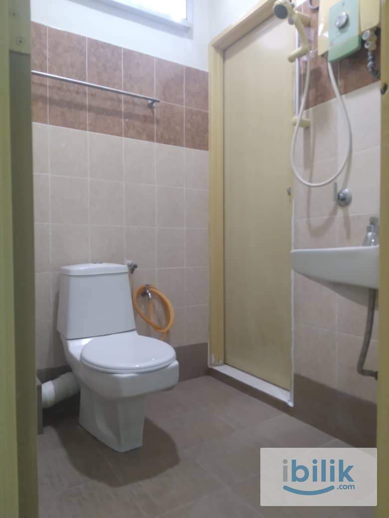 Middle Room attached share bathroom at Bandar Perda  - Image 6