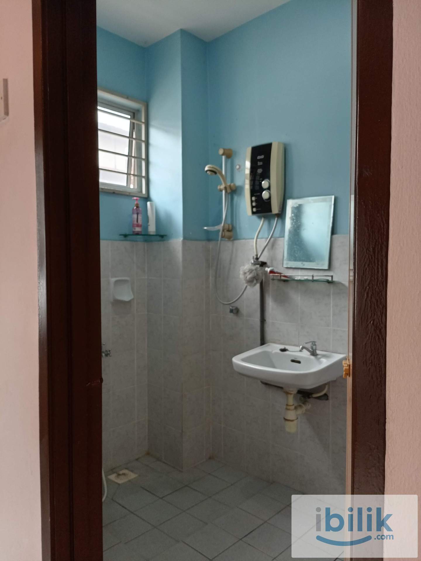 Middle Room attach share bathroom  - Image 6