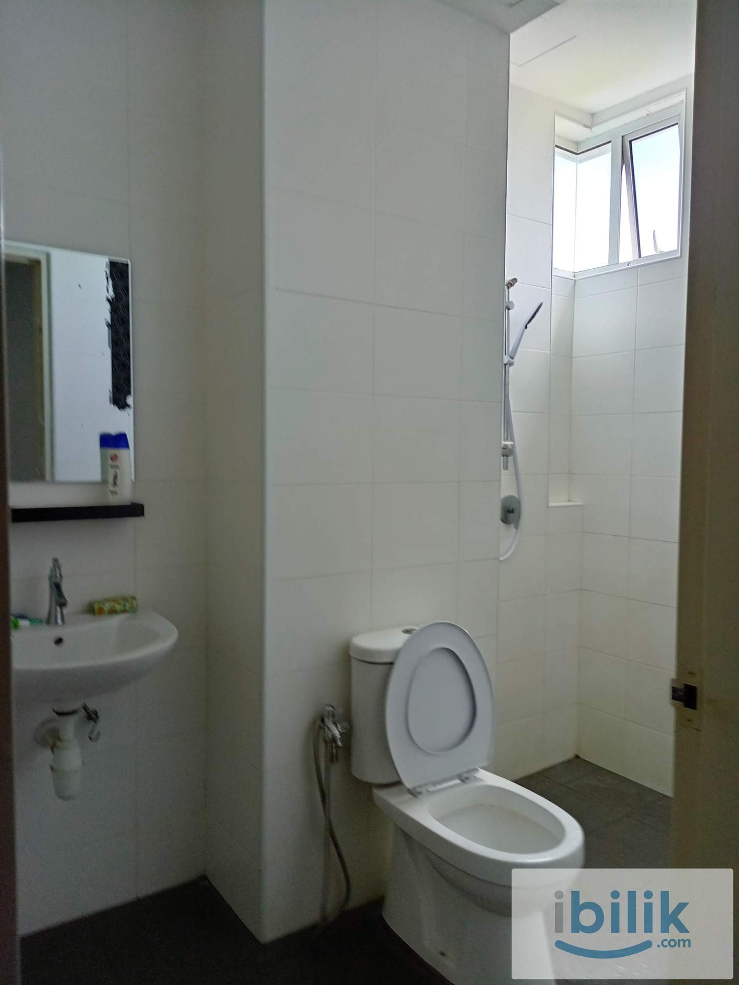 Queen Room - Image 2