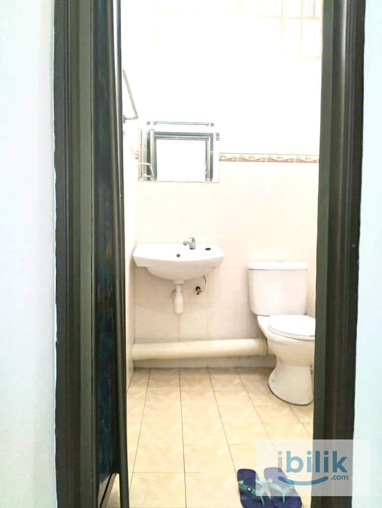 Masteroom with private bathroom for rent at Butterworth  - Image 6