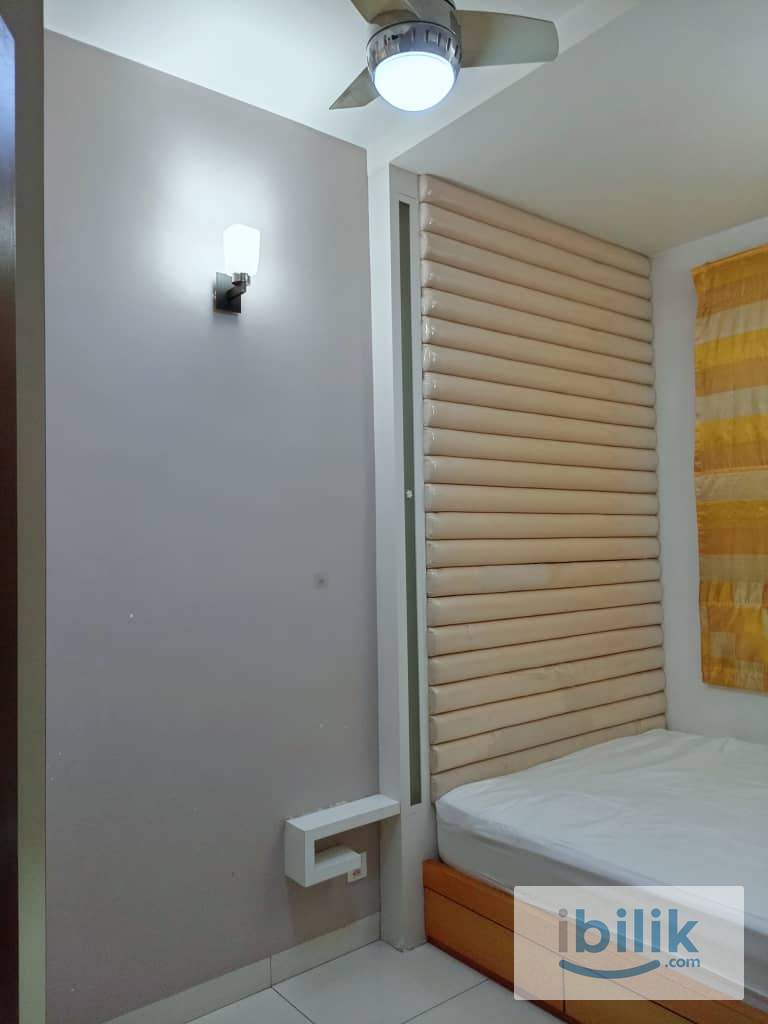 Cozy Middle Room at Tmn Janggus Jaya  - Image 3