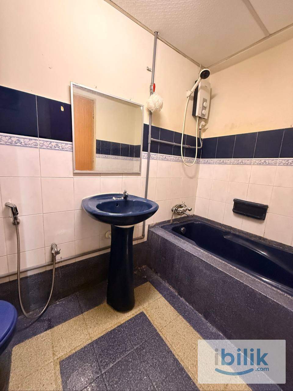 🏠 Vista Komanwel B Room for Rent | Near LRT + Pavilion | Fully Furnished - Image 2