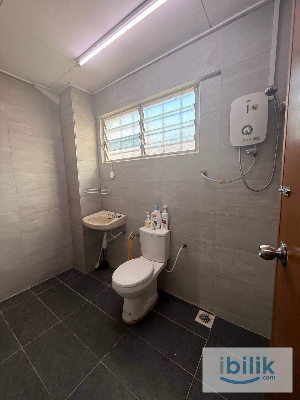 Middle Room RM850 @ Bandar Sunway PJS9 | Walk to Sunway Pyramid | WiFi & Utilities Included - Image 6