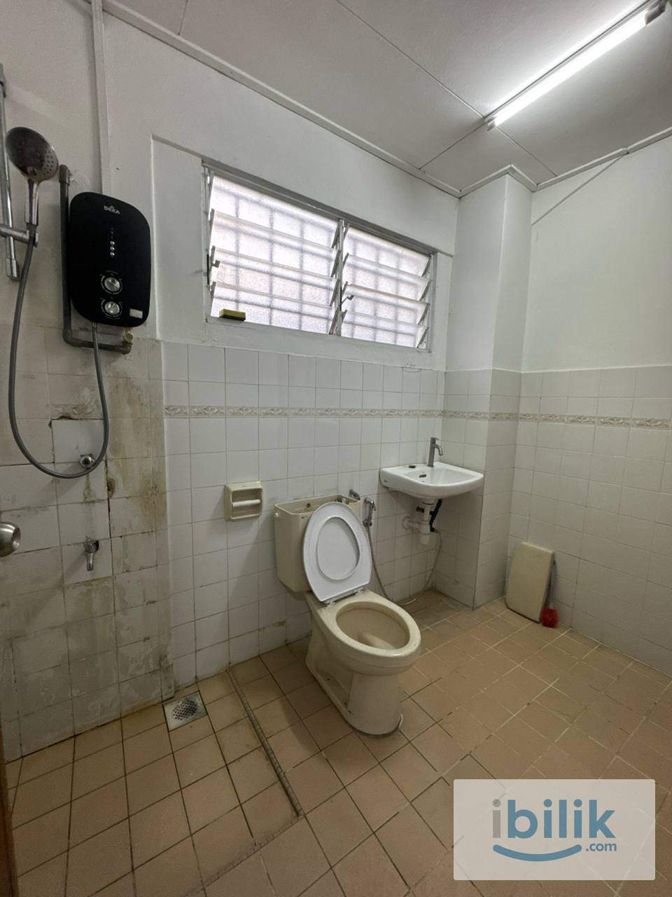Affordable Middle Room @ PJS9 | Utilities & WiFi Included - Image 3