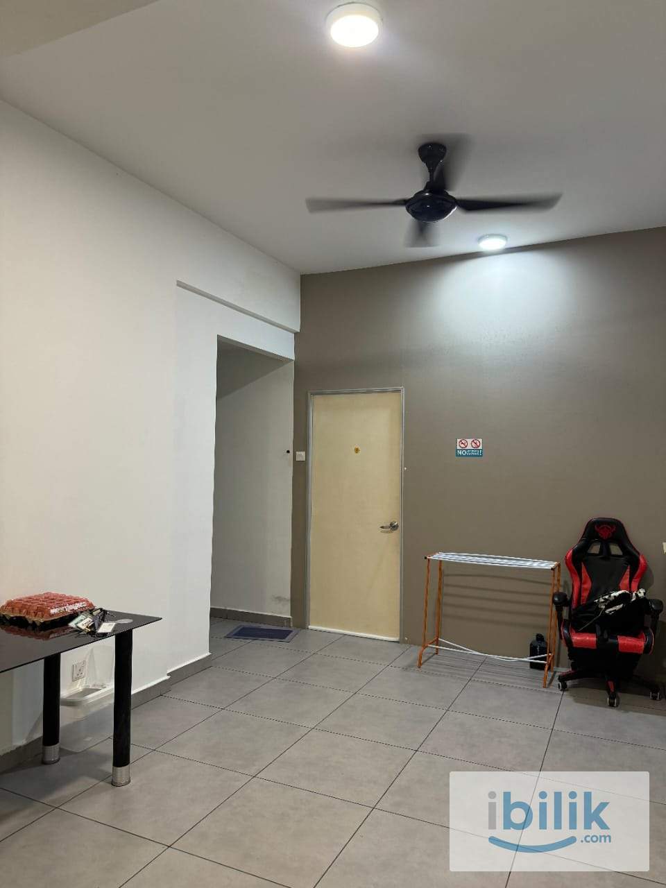 🌿 Spacious Balcony Room @ D Sands OKR | WiFi Included | Move-In Ready - Image 4