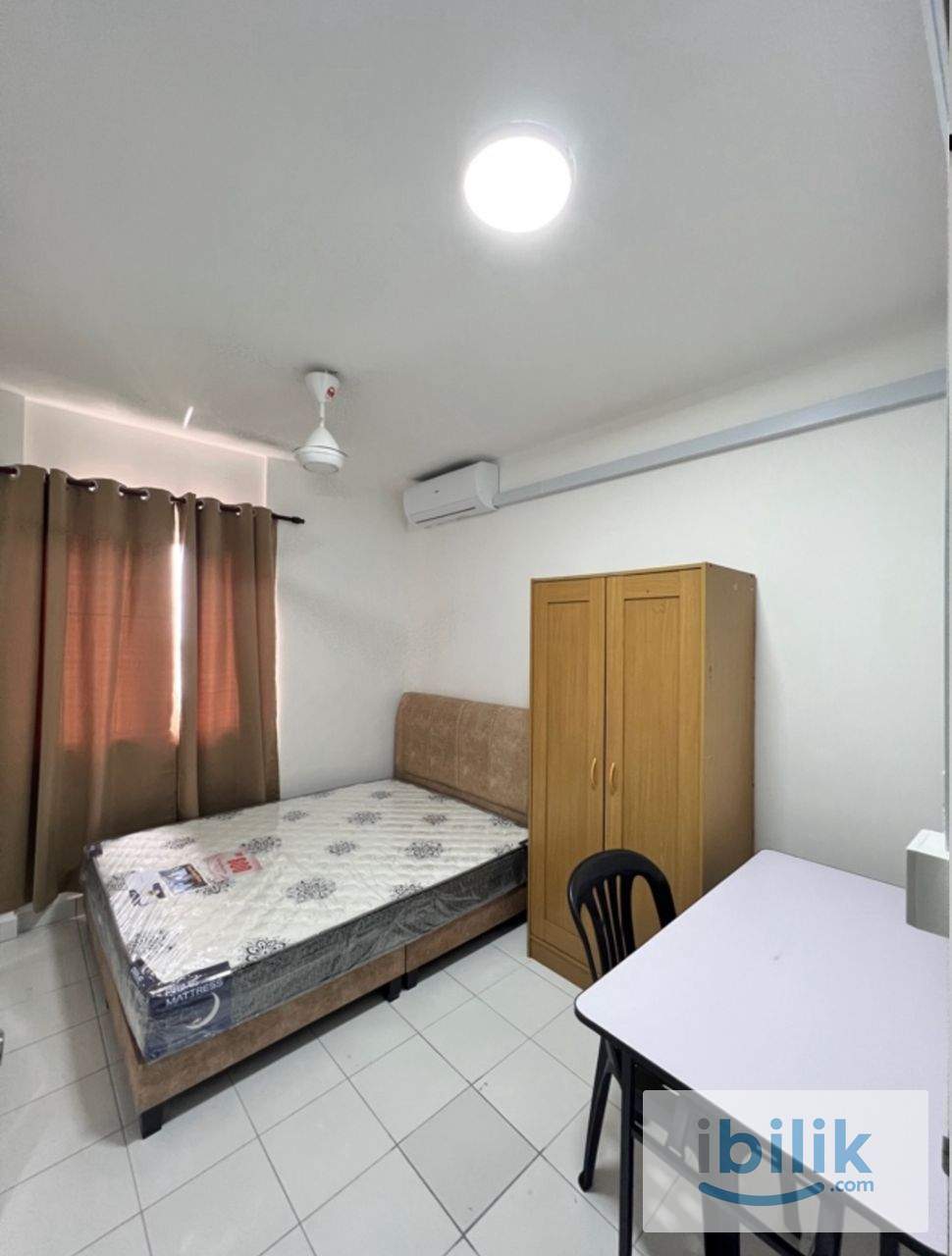 Master Room - Image 2