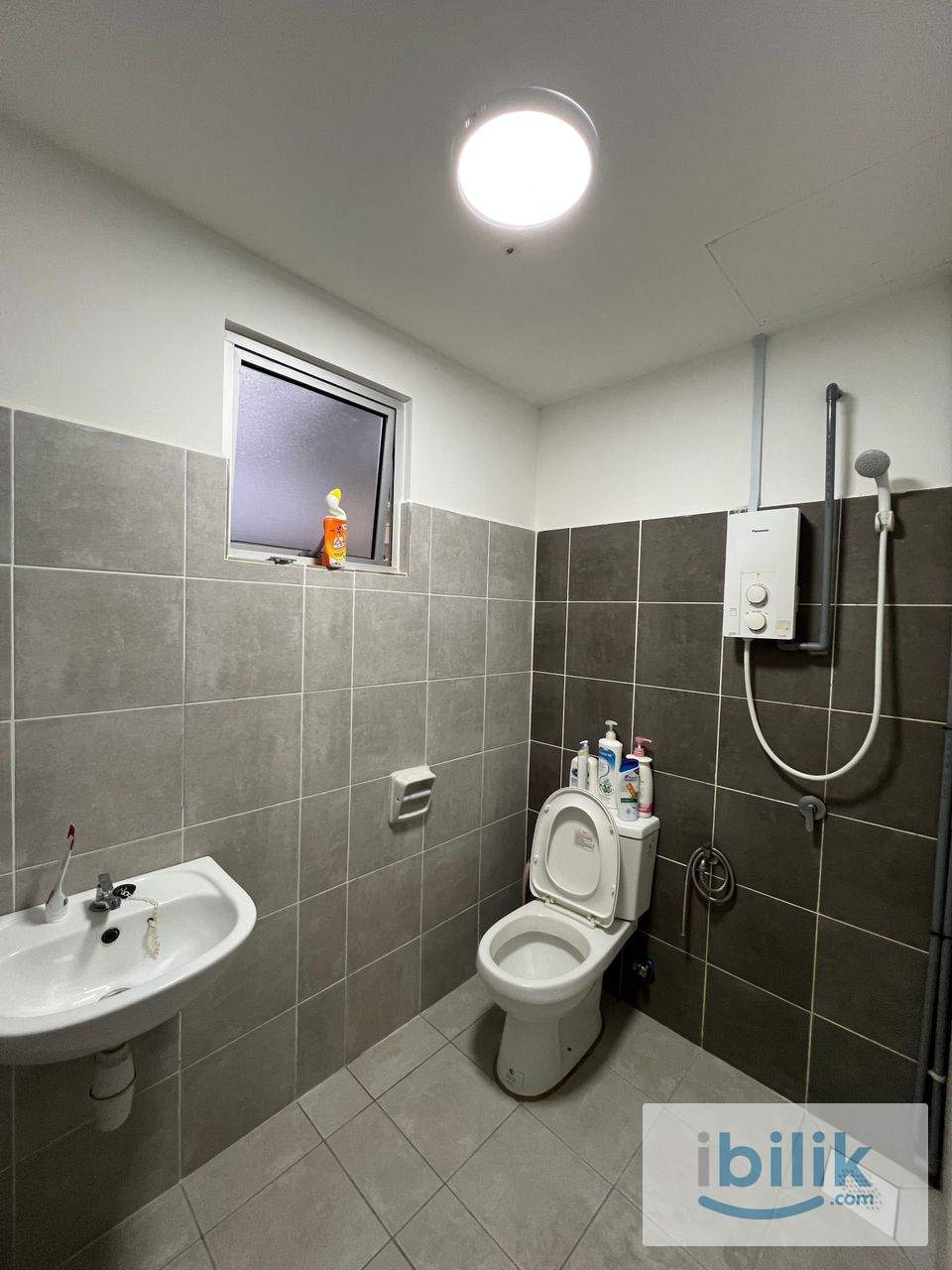 Master Room - Image 5