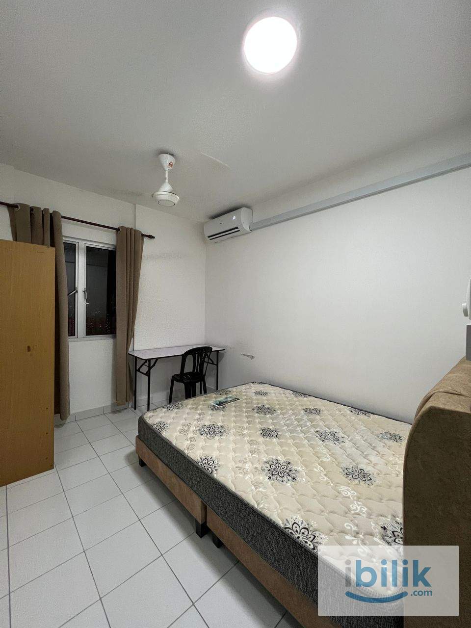 Master Room - Image 6