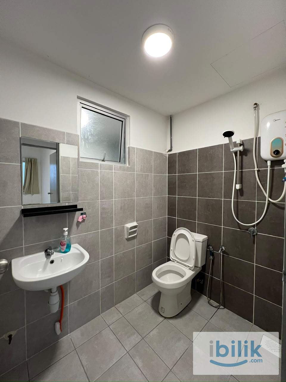 Cozy Tidy Brand New Middle Room @ Lily Apartment Kuchai Lama For Rent - Walking Distance to MRT - Image 3
