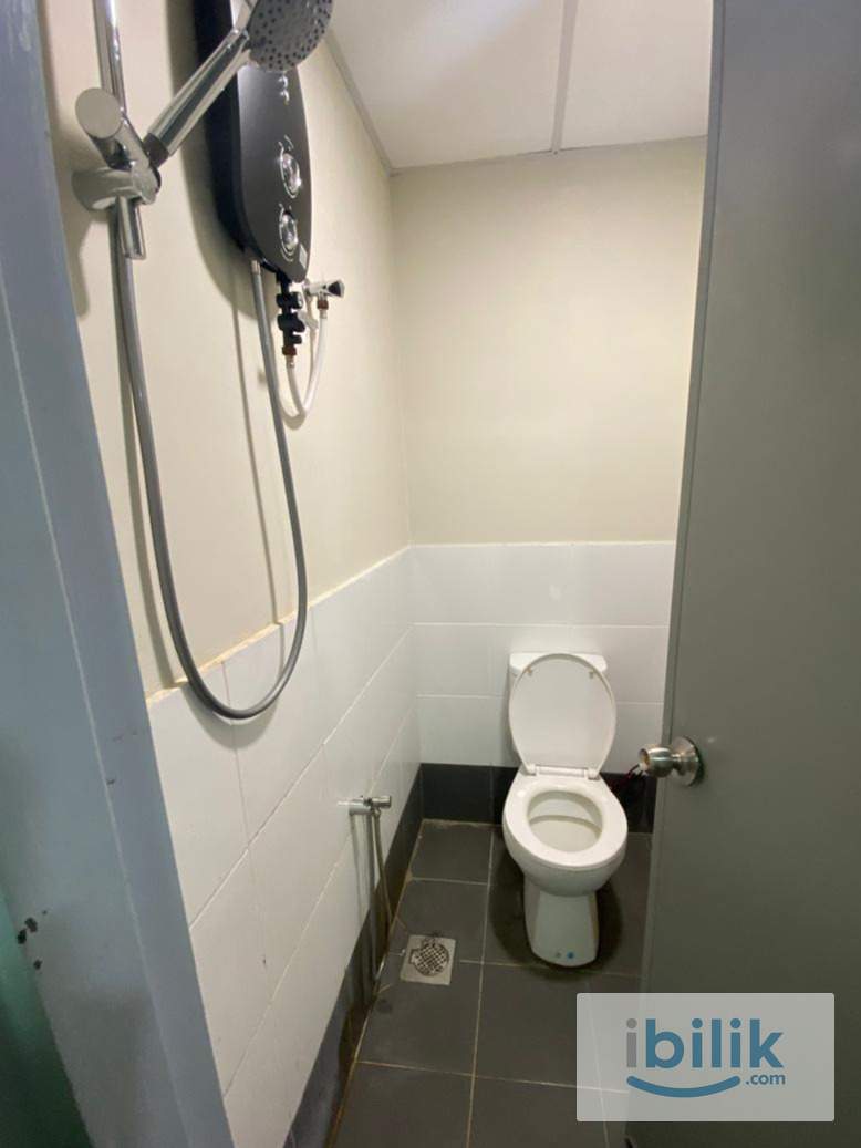 usj21 female unit less than 10 mins walking distance to lrt station, welcome intern student - Image 4