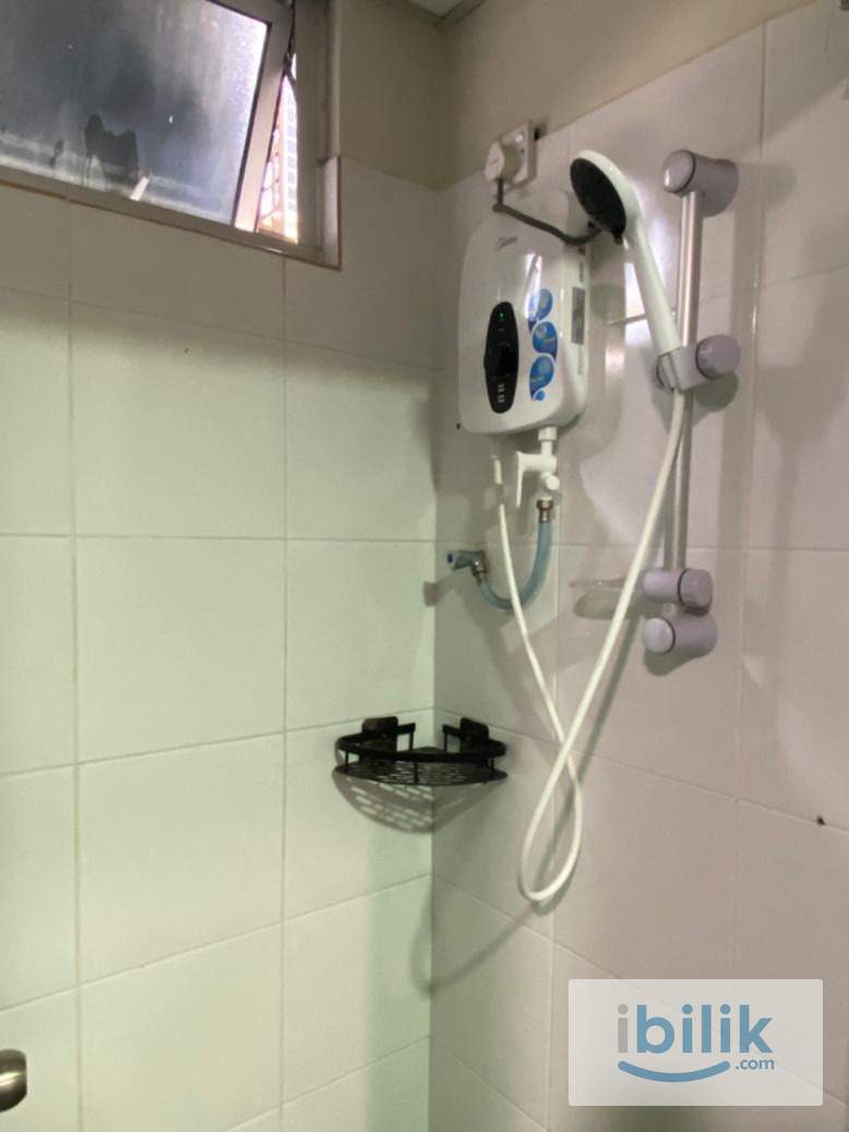 mixer unit individual room 7 mins walk lrt station, accept short term,welcome intern  - Image 3