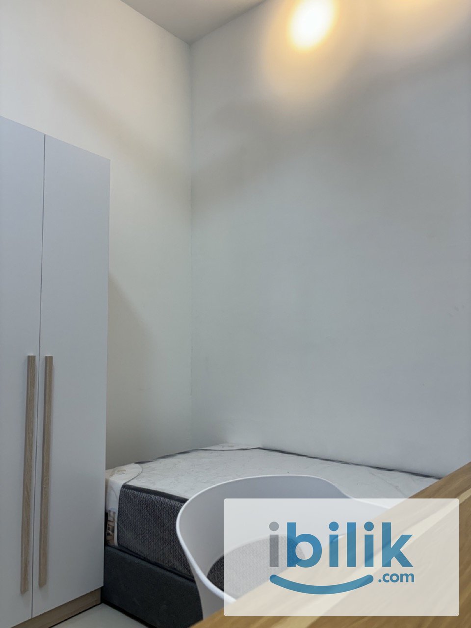 🔥SUBANG BESTARI, NEW CONDO Single Room🔥Fully Furnish NEW 10” Mattress Aircond Wardrobe Table Chair - Image 1