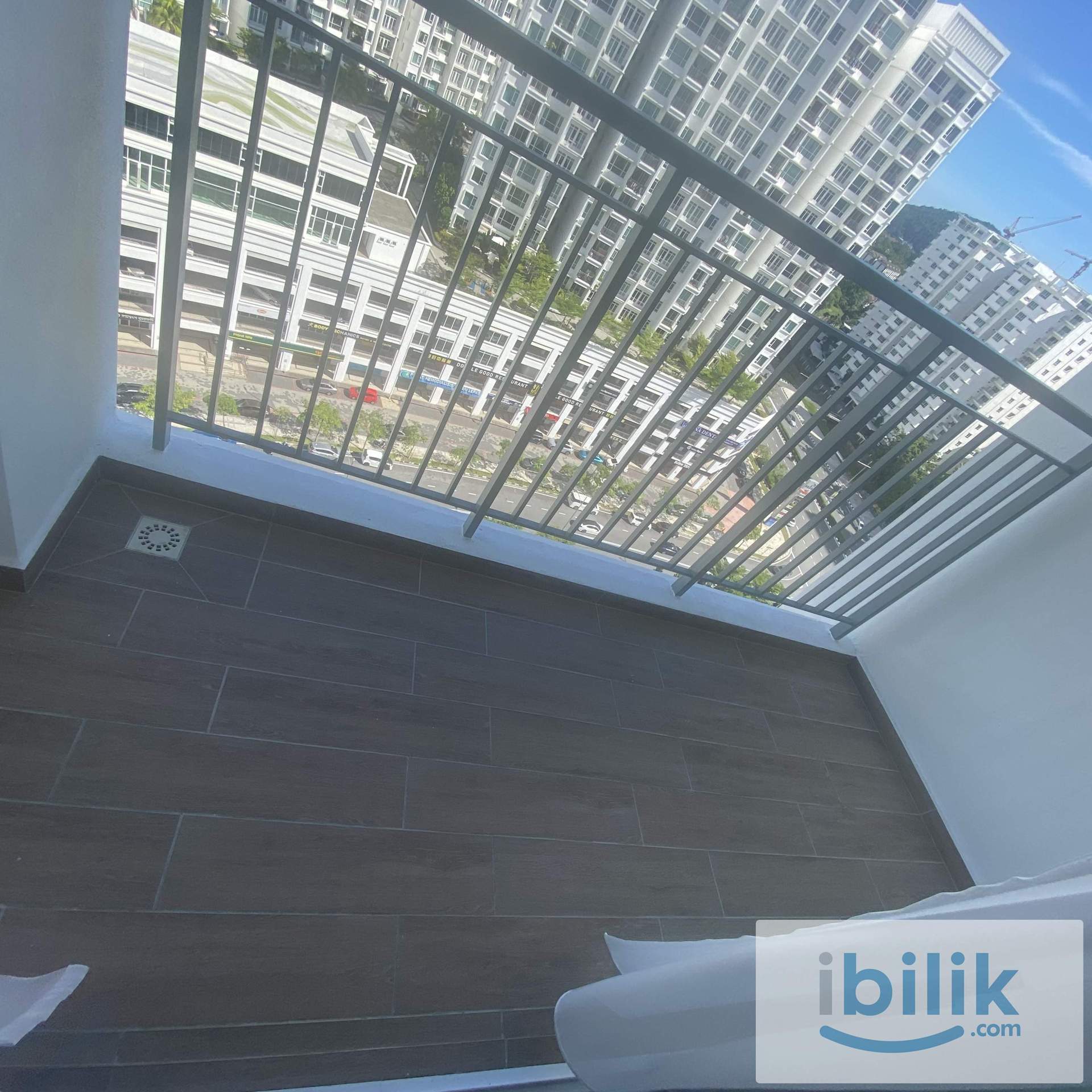 Studio Unit with Balcony - Image 3