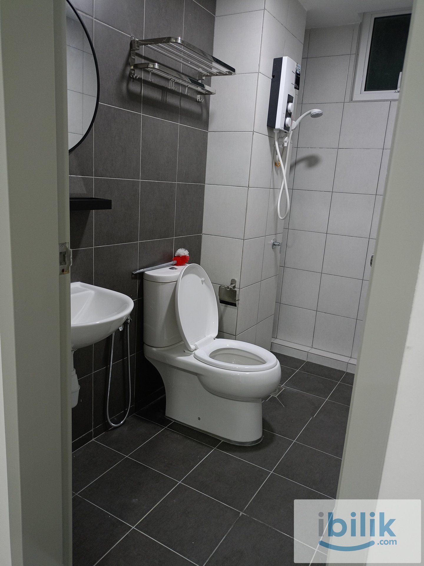 Bilik Sewa Perempuan Master Room Fairview Residence - Image 3