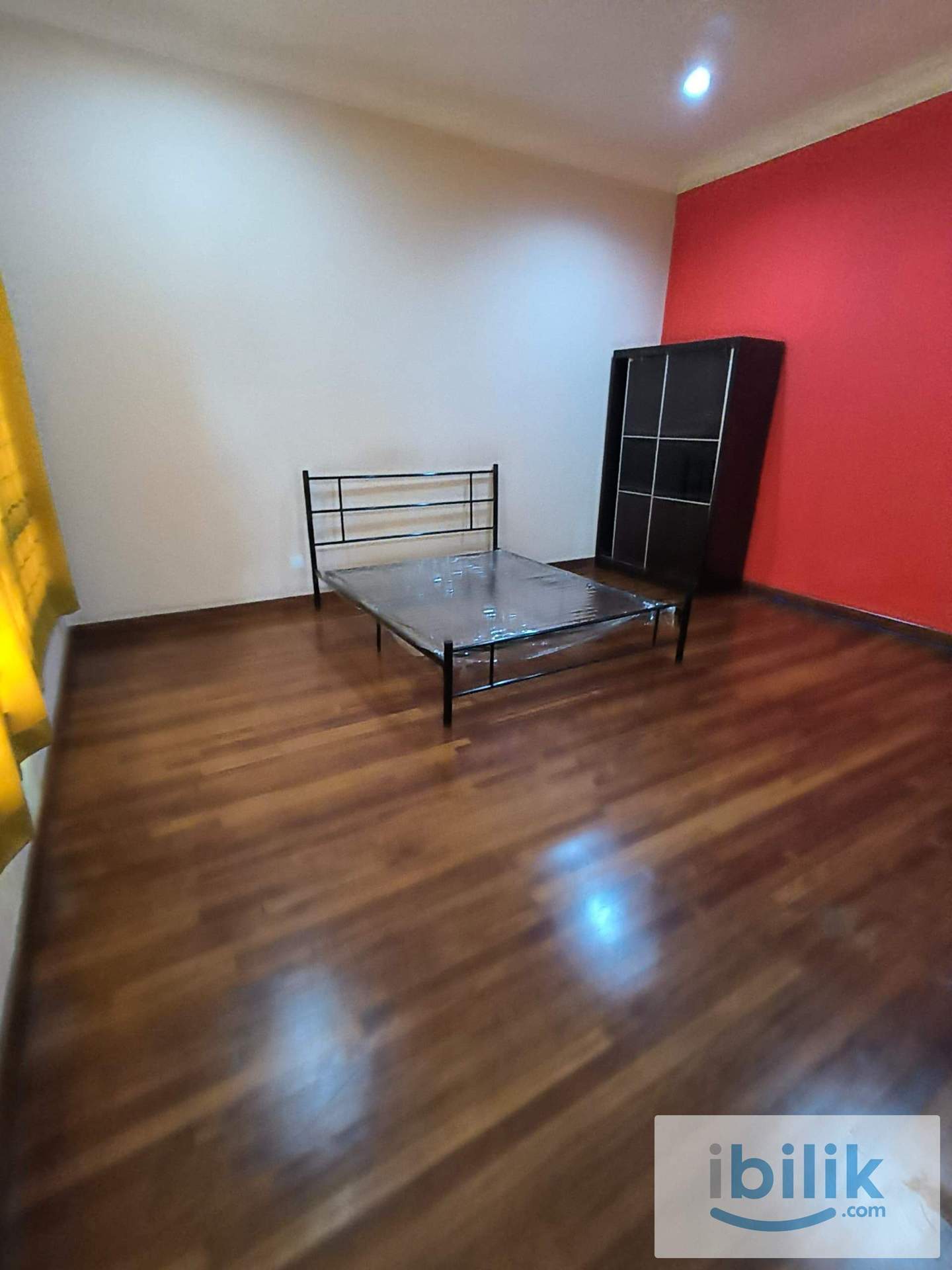 🌟Master Room with Attached Bathroom‼️ALAM IMPIAN SEKSYEN 35 - Image 1