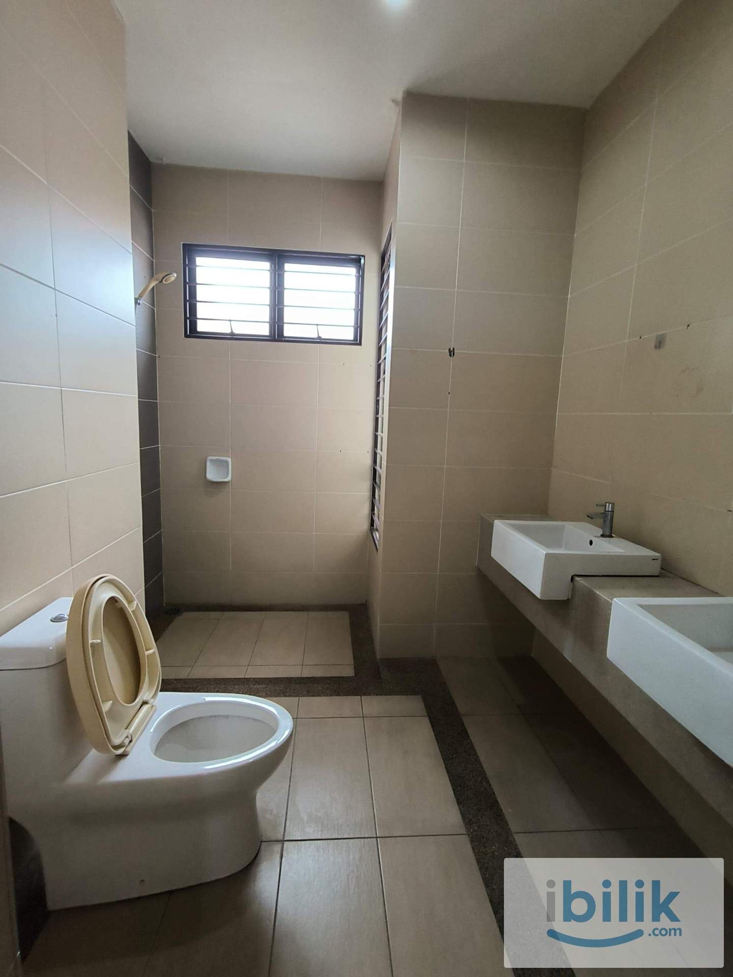 🌟Master Room with Attached Bathroom‼️ALAM IMPIAN SEKSYEN 35 - Image 5