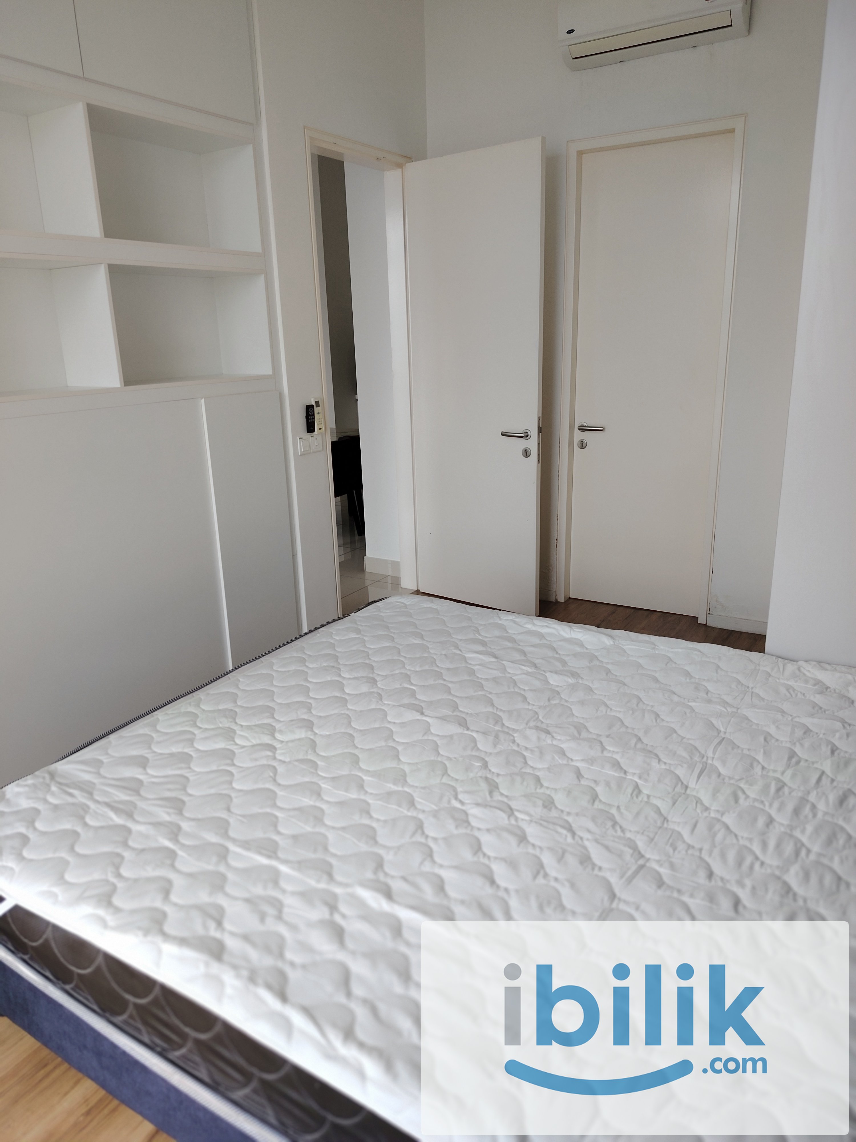 Master Bedroom - Image 5