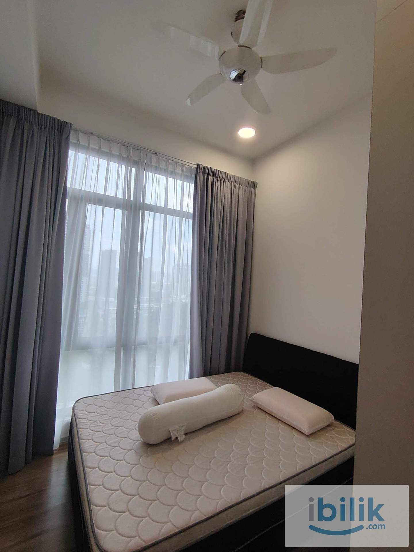 Medium Room - Image 1