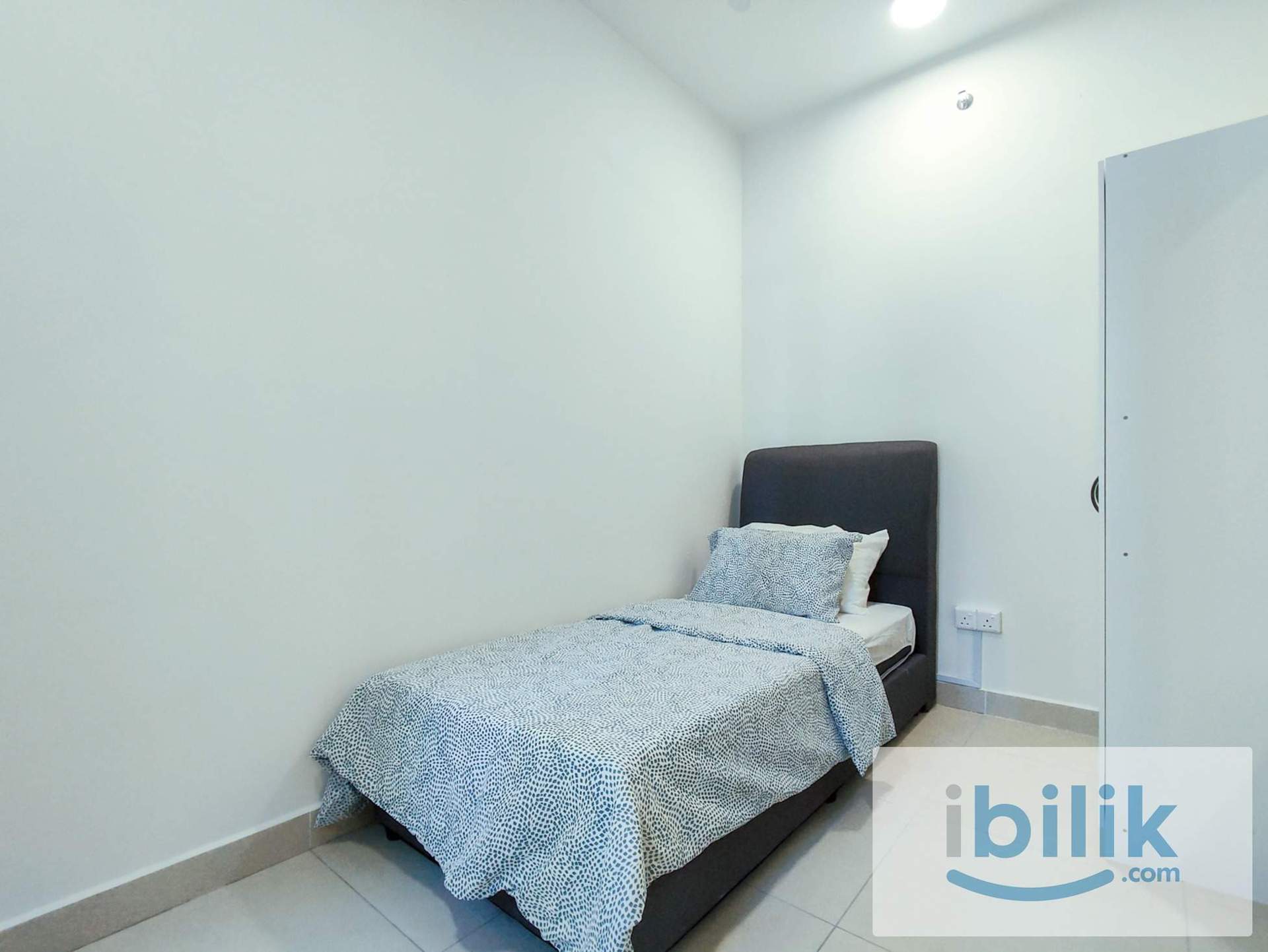👩‍🦰 All Female Small Room E at Residensi Suasana, Damansara Damai - Image 1