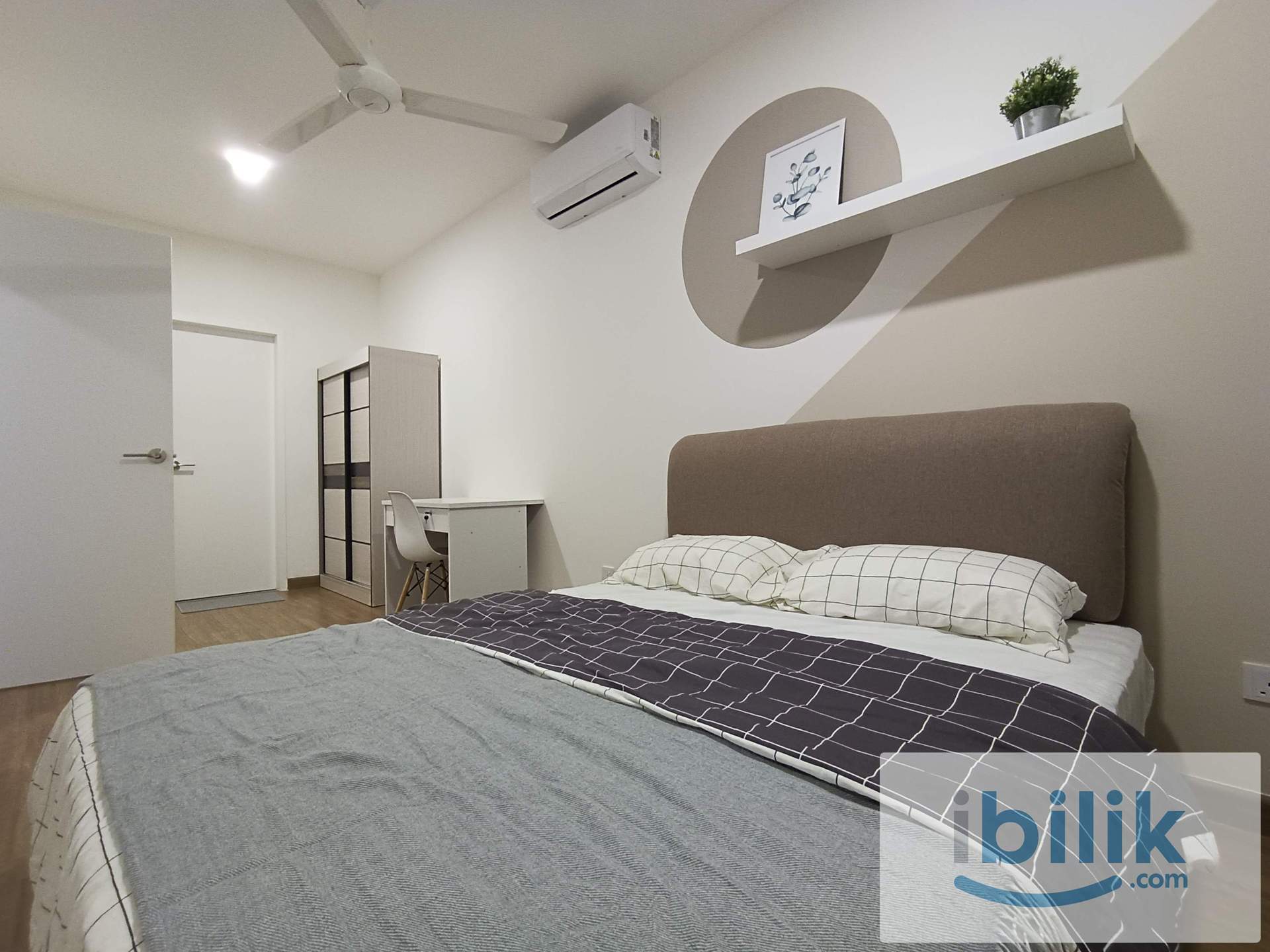 RD 👩🏼 All Female Master A (B206) Room AraTre Residence, Ara Damansara - Image 3