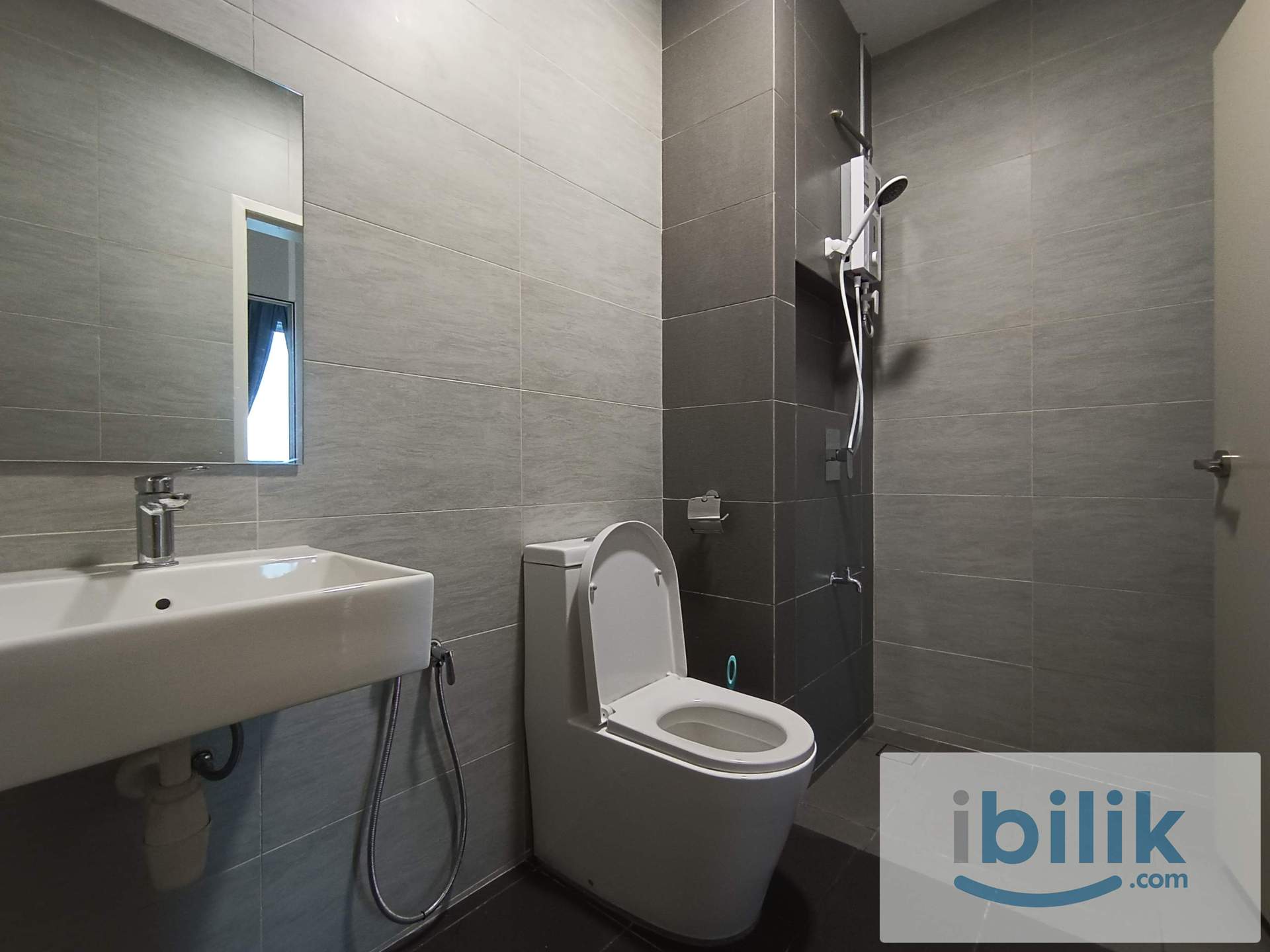 RD 👩‍🦰 All Female Medium Room B (88) at Rica Residence, Sentul - Image 6