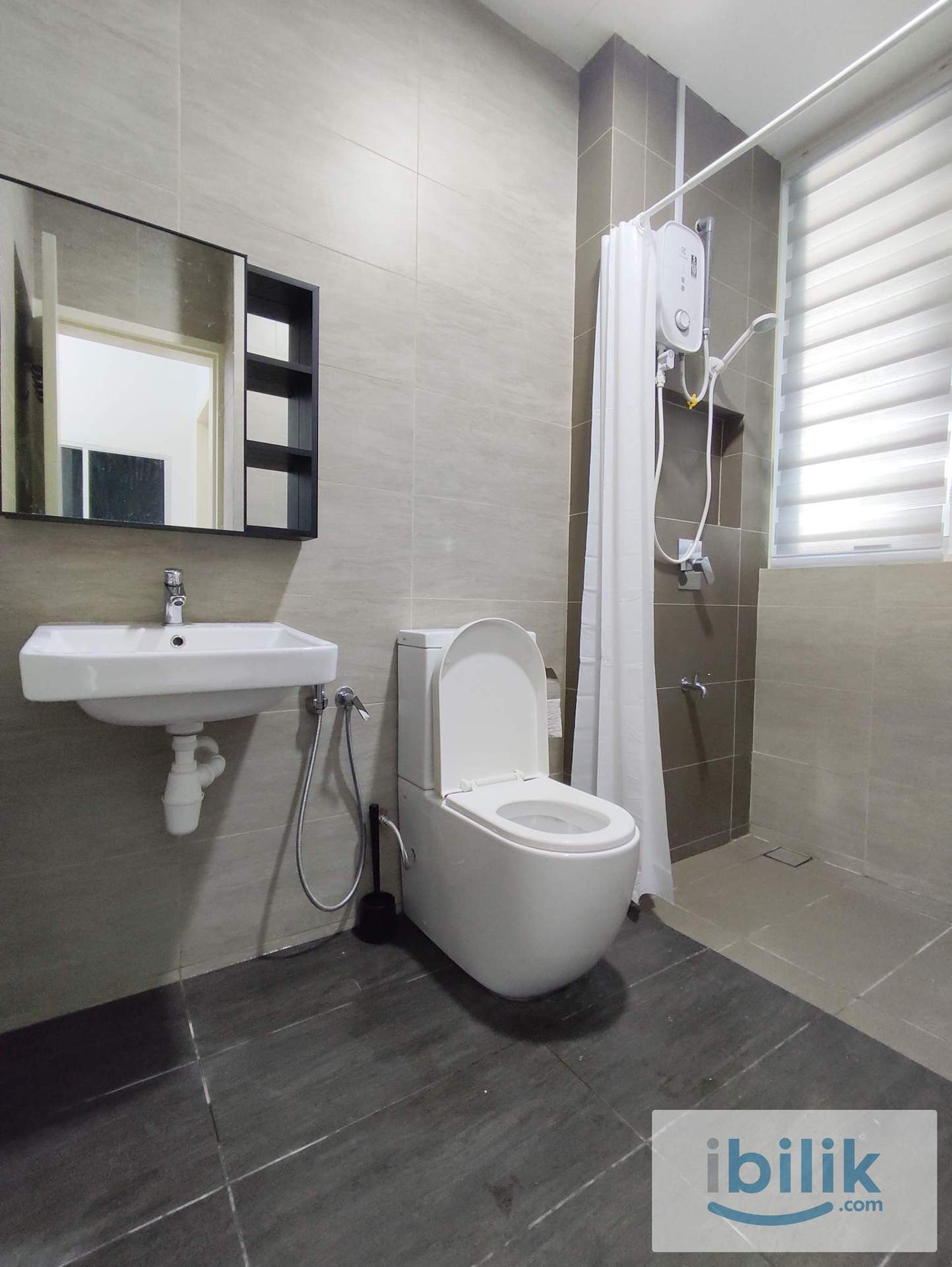 RD 👩‍🦰👨 Mix Gender Medium Room C (13A17) at Rica Residence, Sentul - Image 8