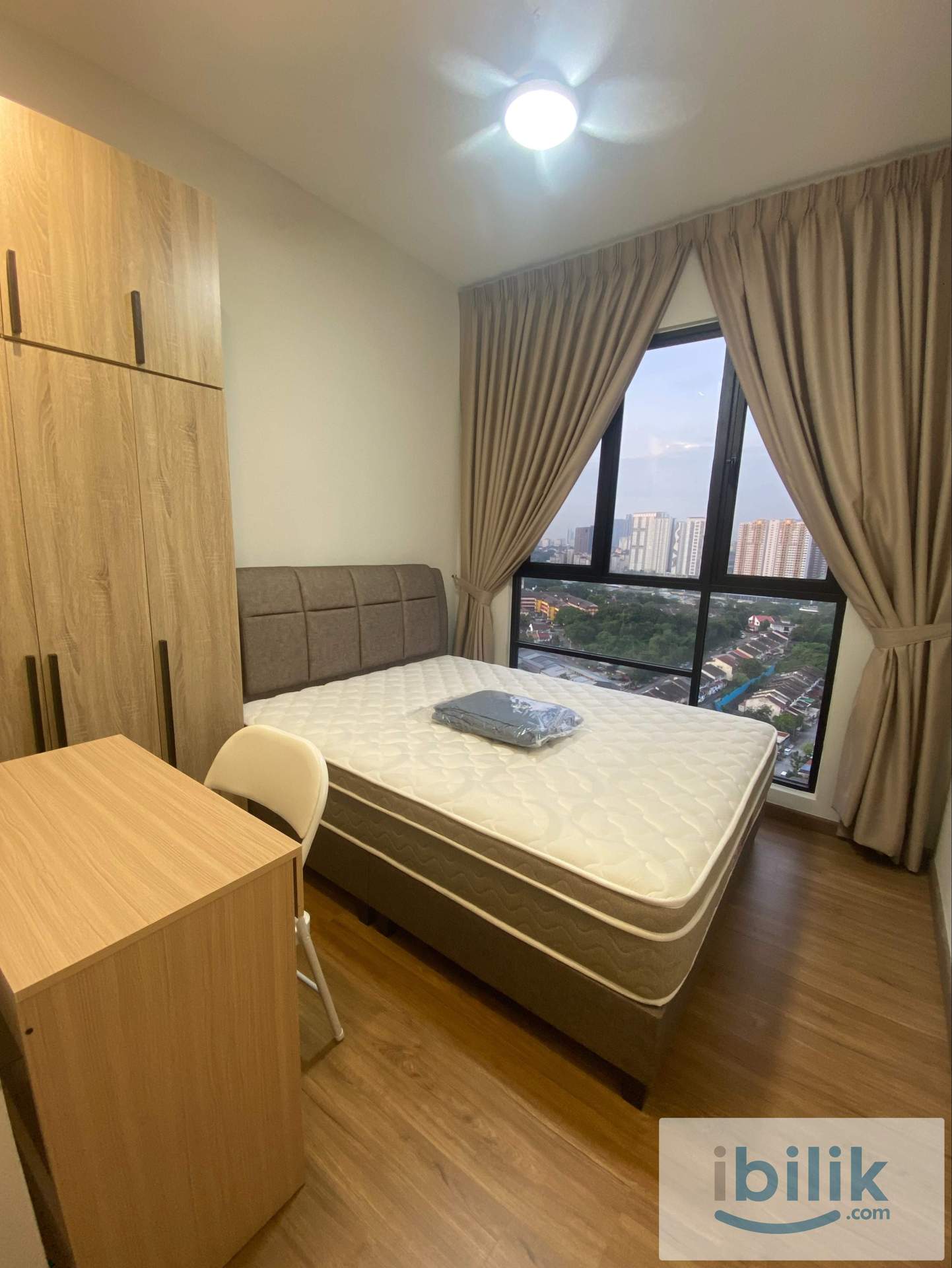 Medium Room Rental - Image 1